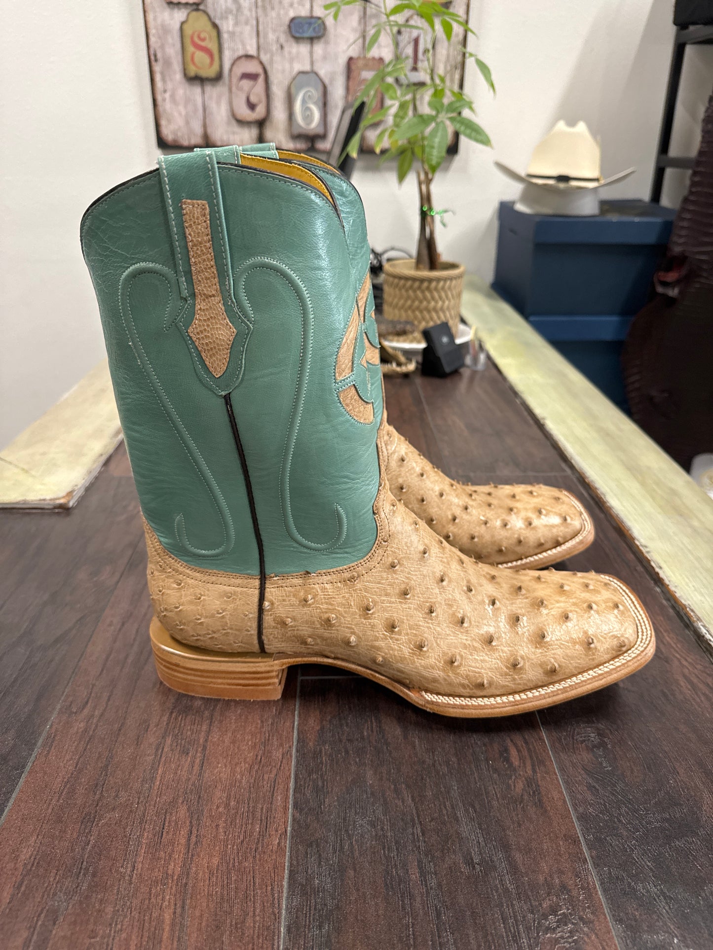 Ostrich Tan Vintage