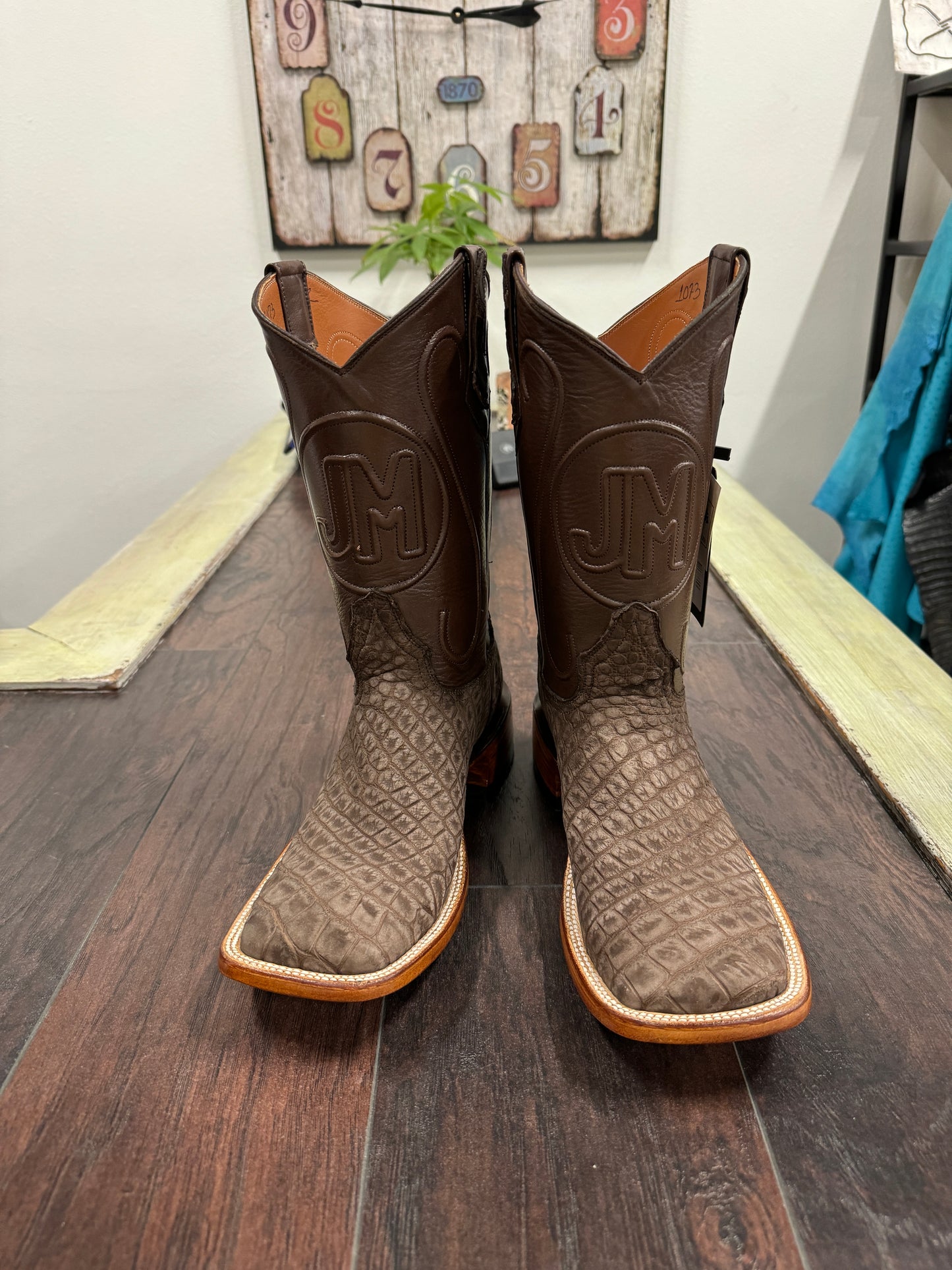 American Alligator- Rustic Brown