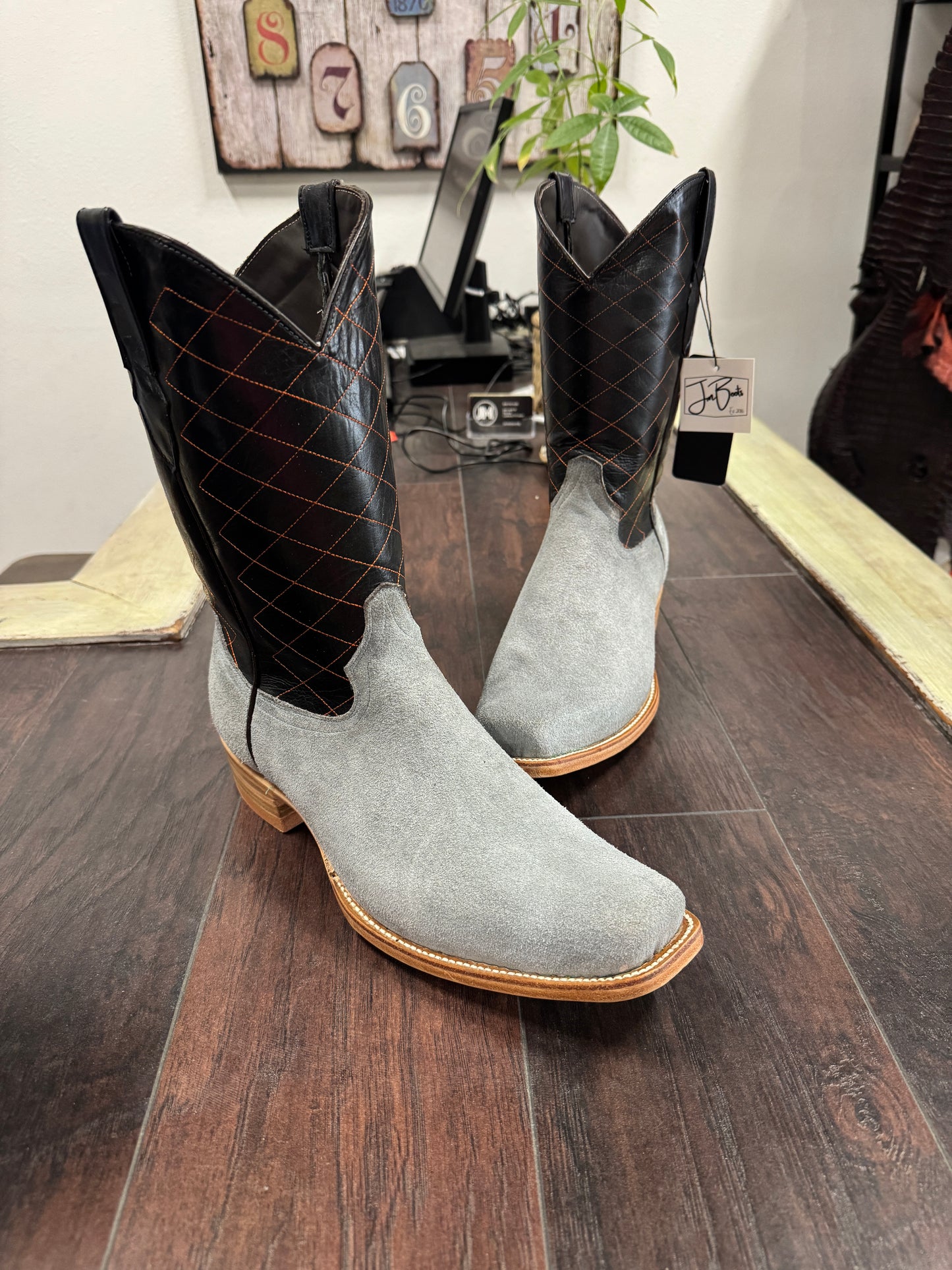 Roughout Gray