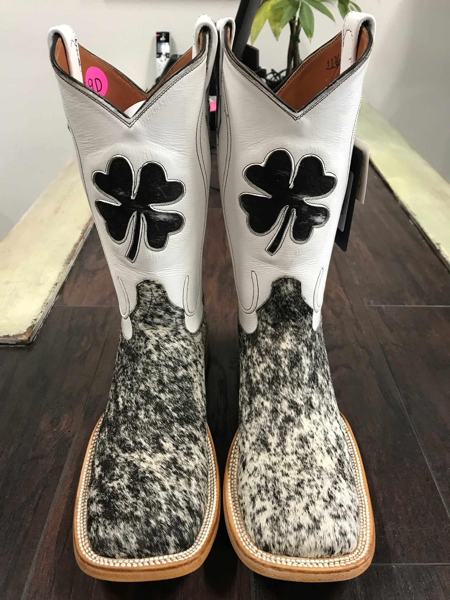 Cowhide- Black&White 9D