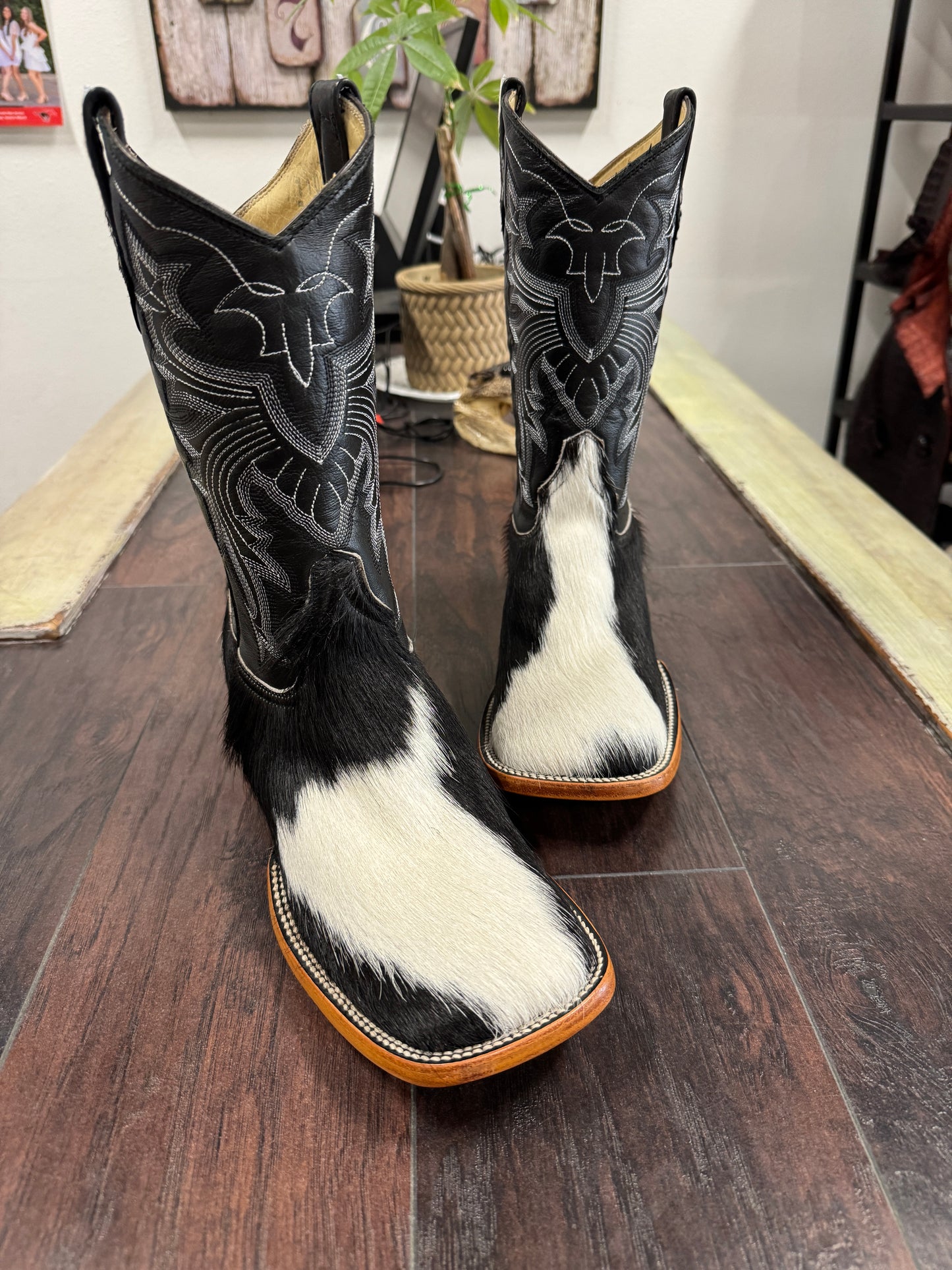 Cowhide-Bl/wh