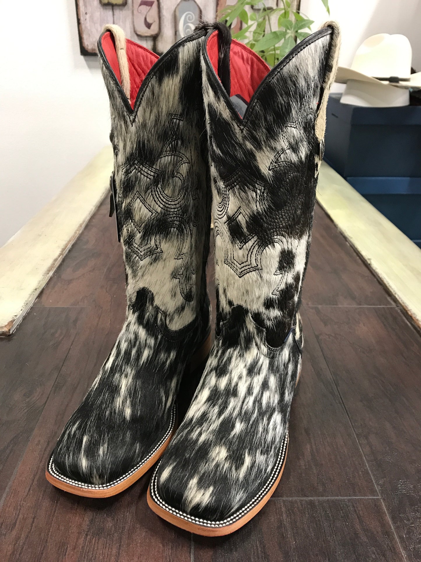 Ladies Rock’Em Cowhide Bl/Wh