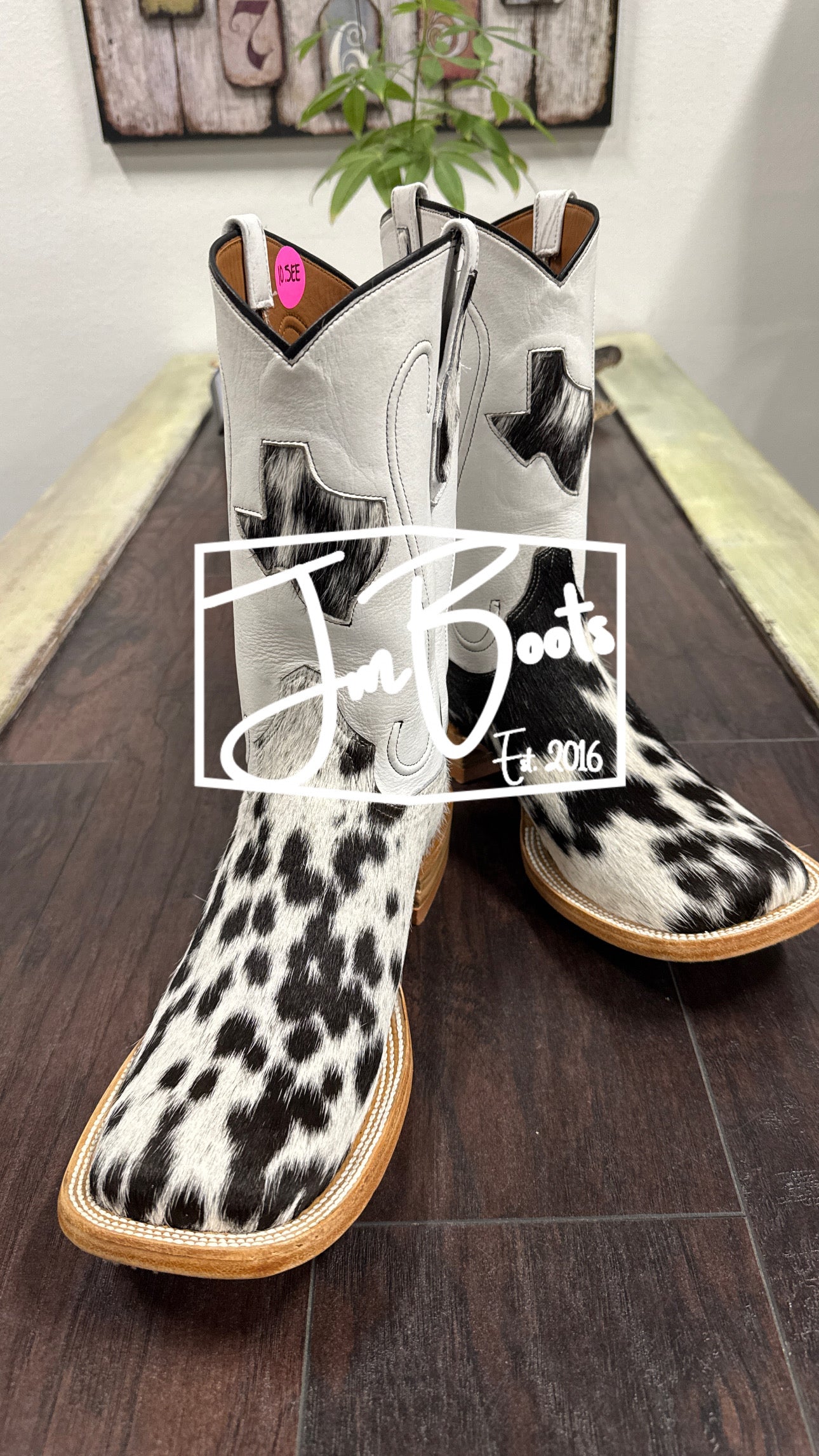Cowhide- Black&White 10.5 EE