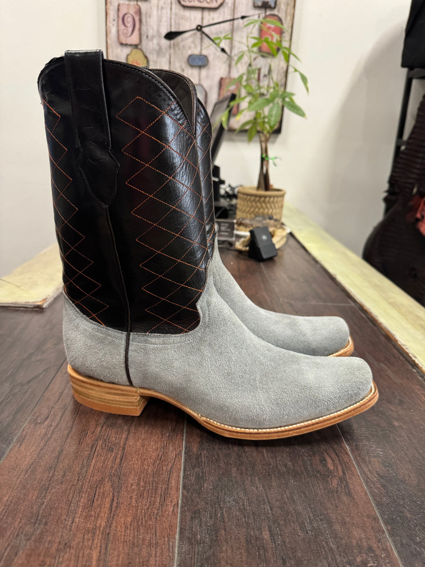 Roughout Gray