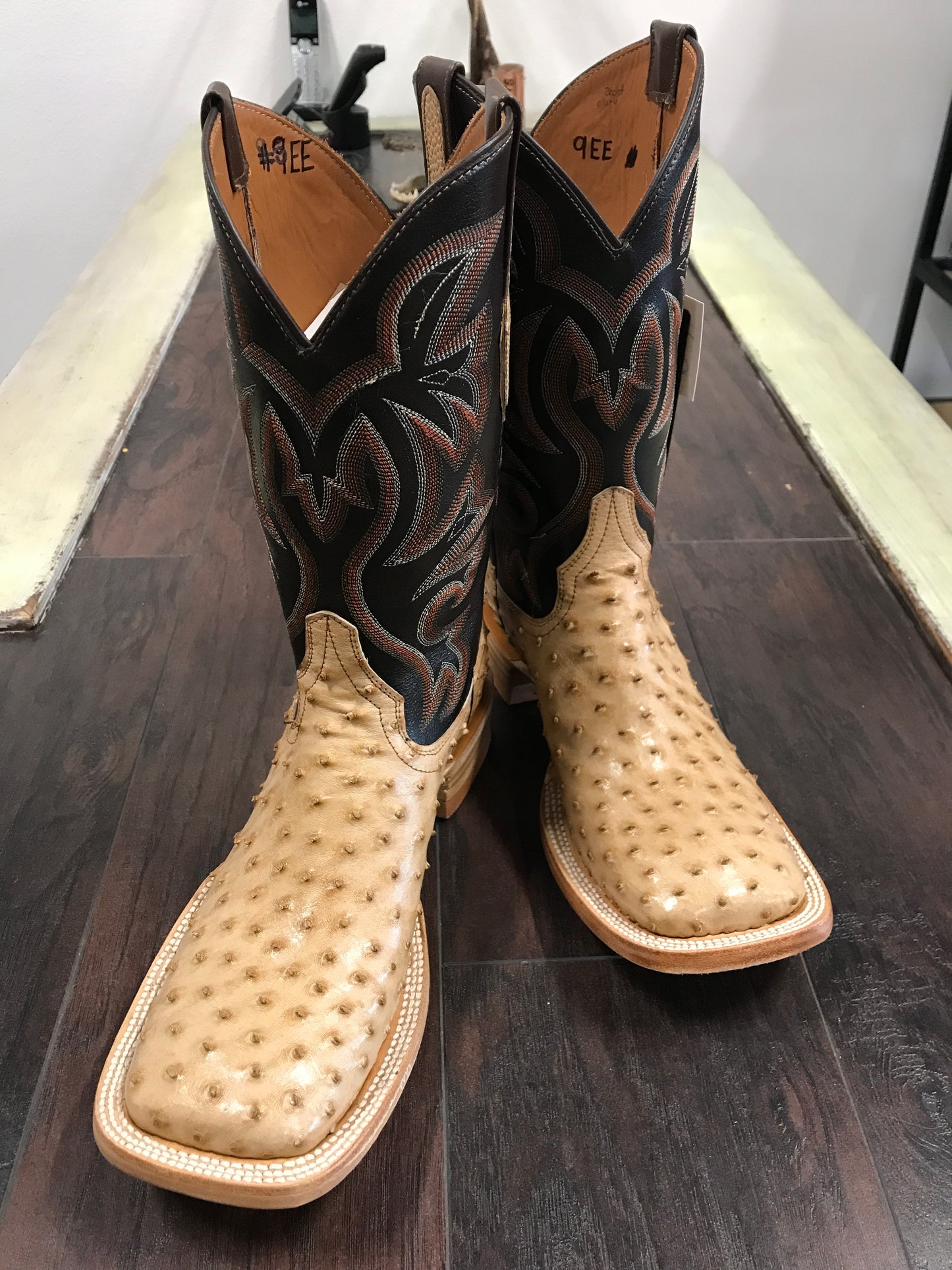 Ostrich - Tan Vintage