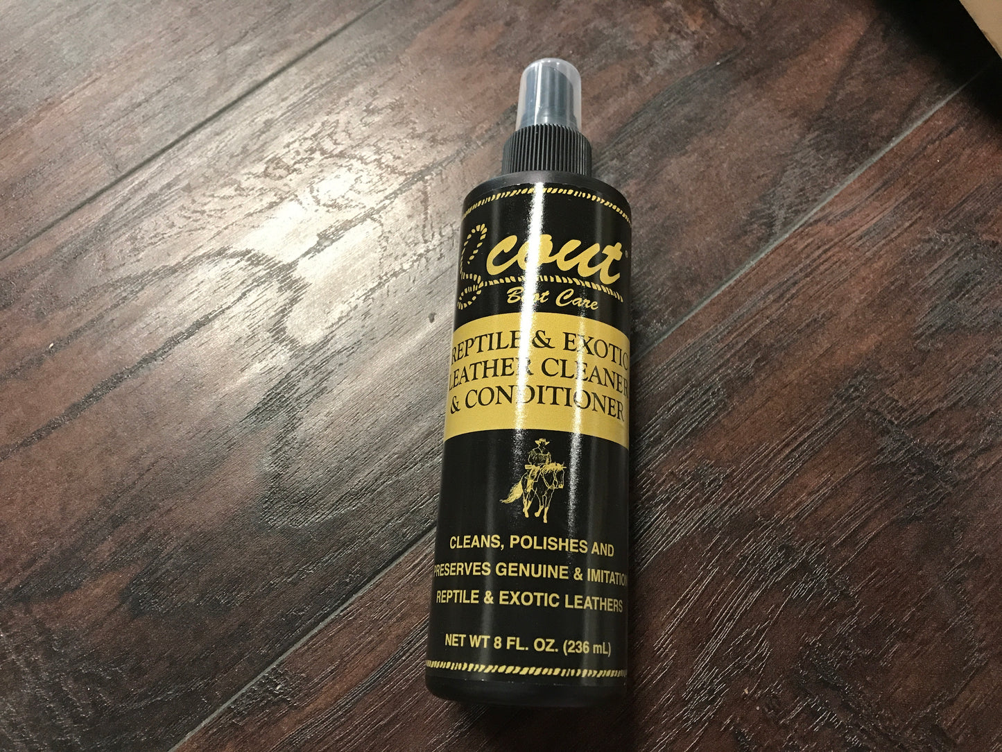Reptile and exotic boot cleaner
