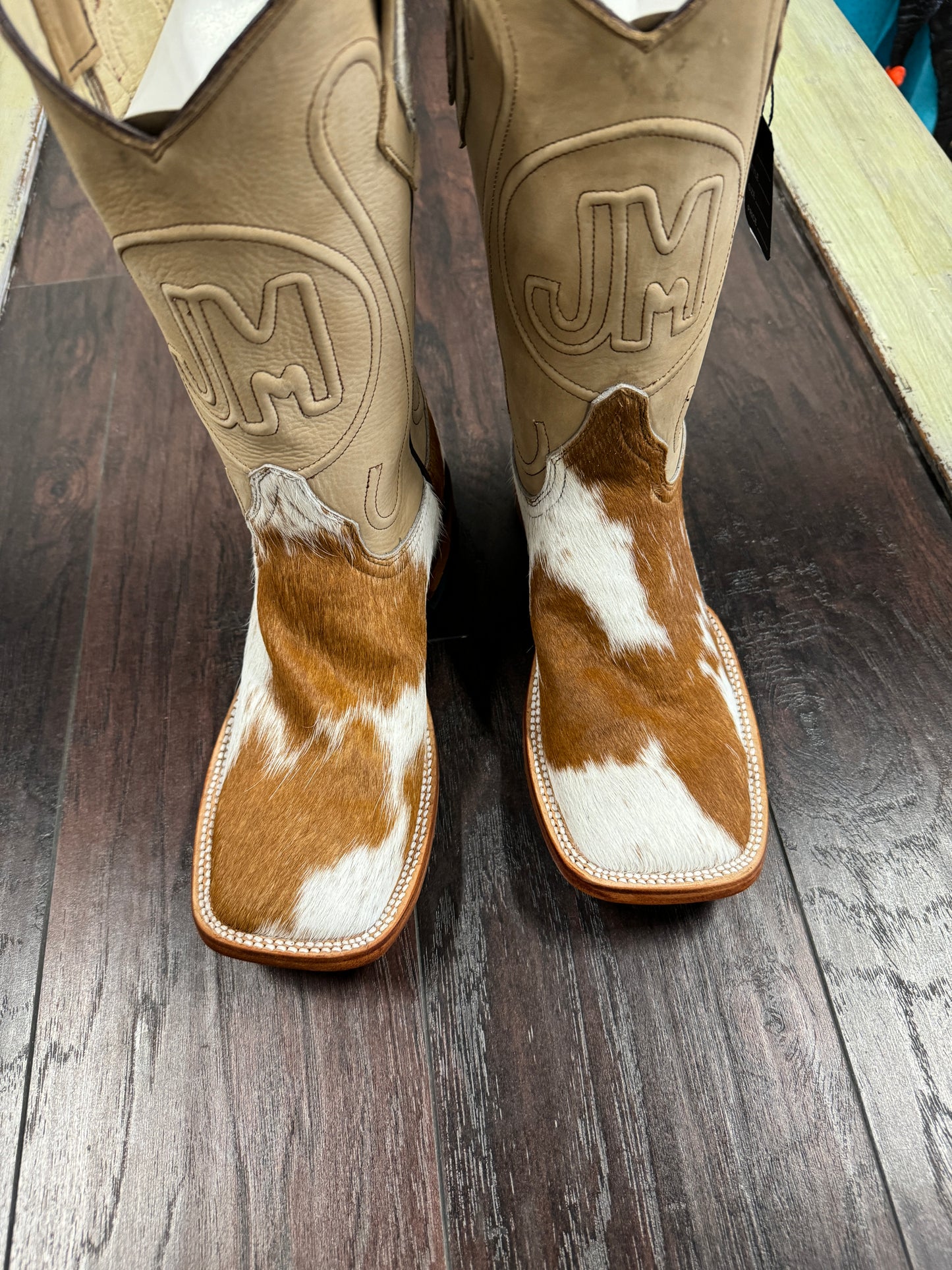 Cowhide br/wh 6EE