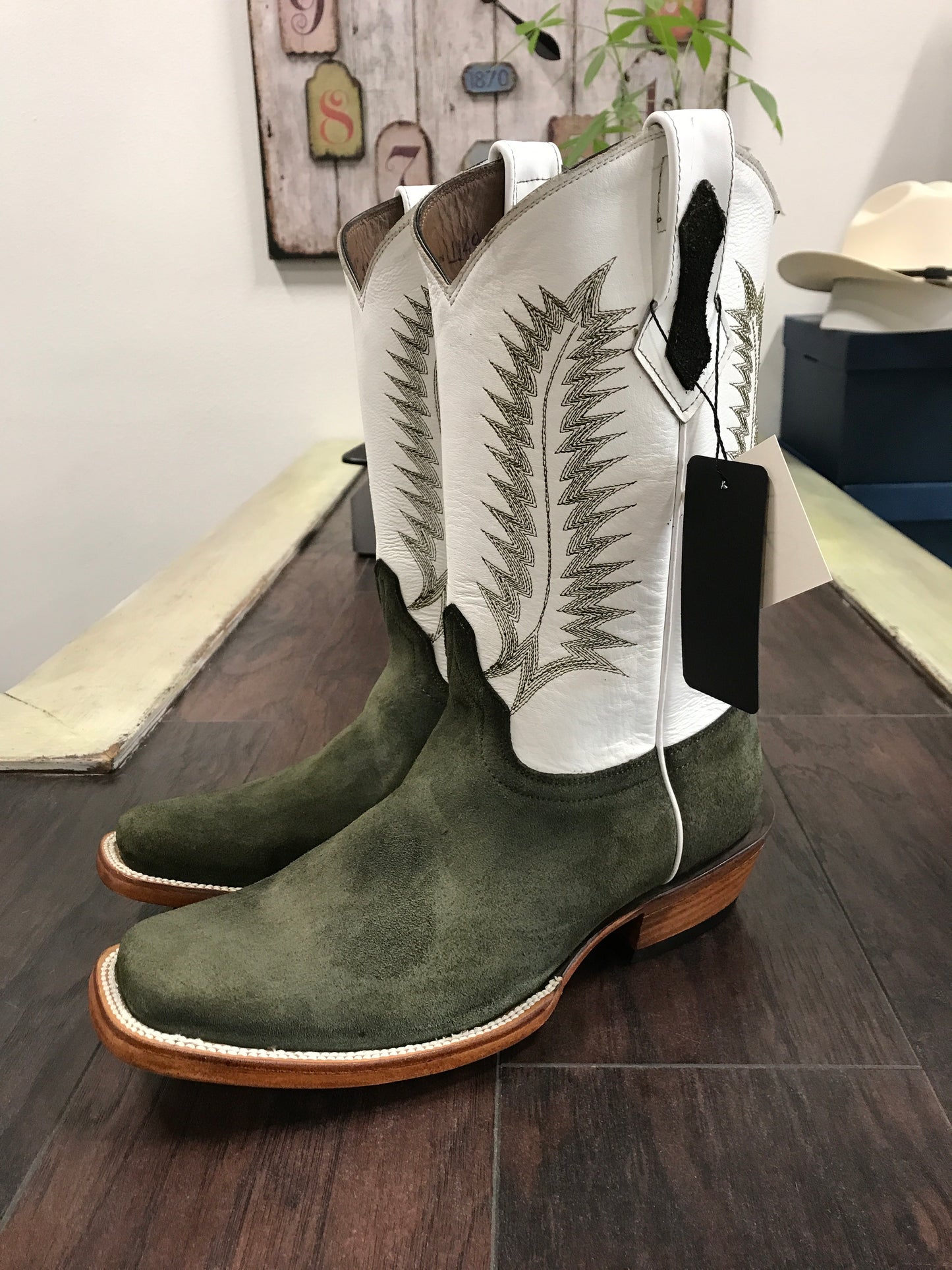 Roughout- Olive Green