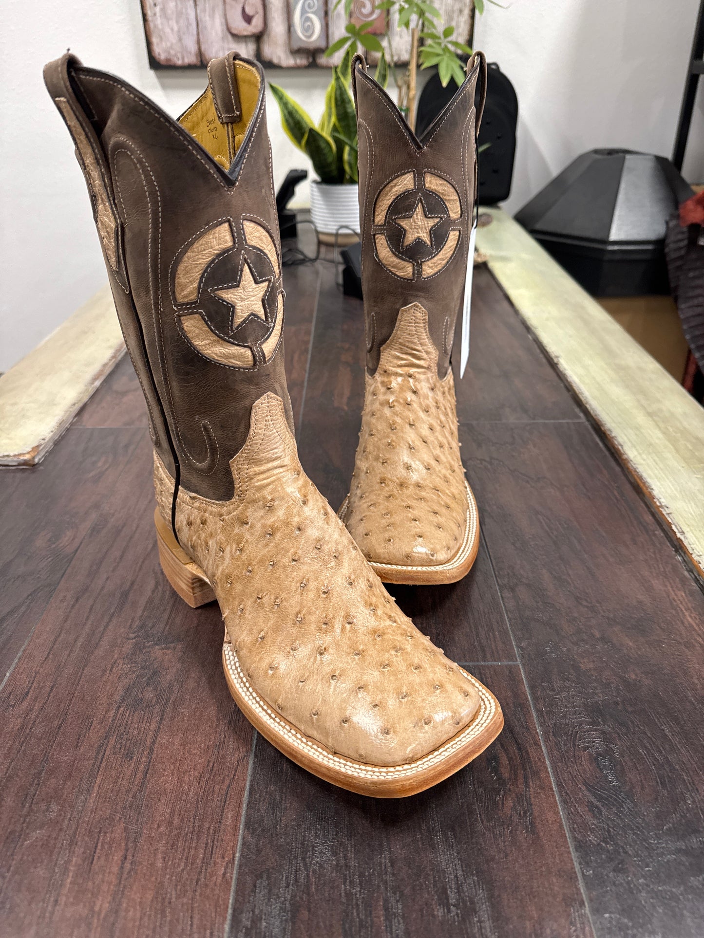 Ostrich - Tan vintage