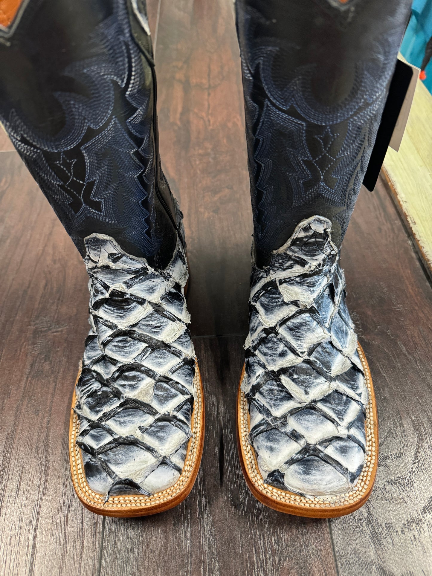 Ladies Pirarucu Dark Snow