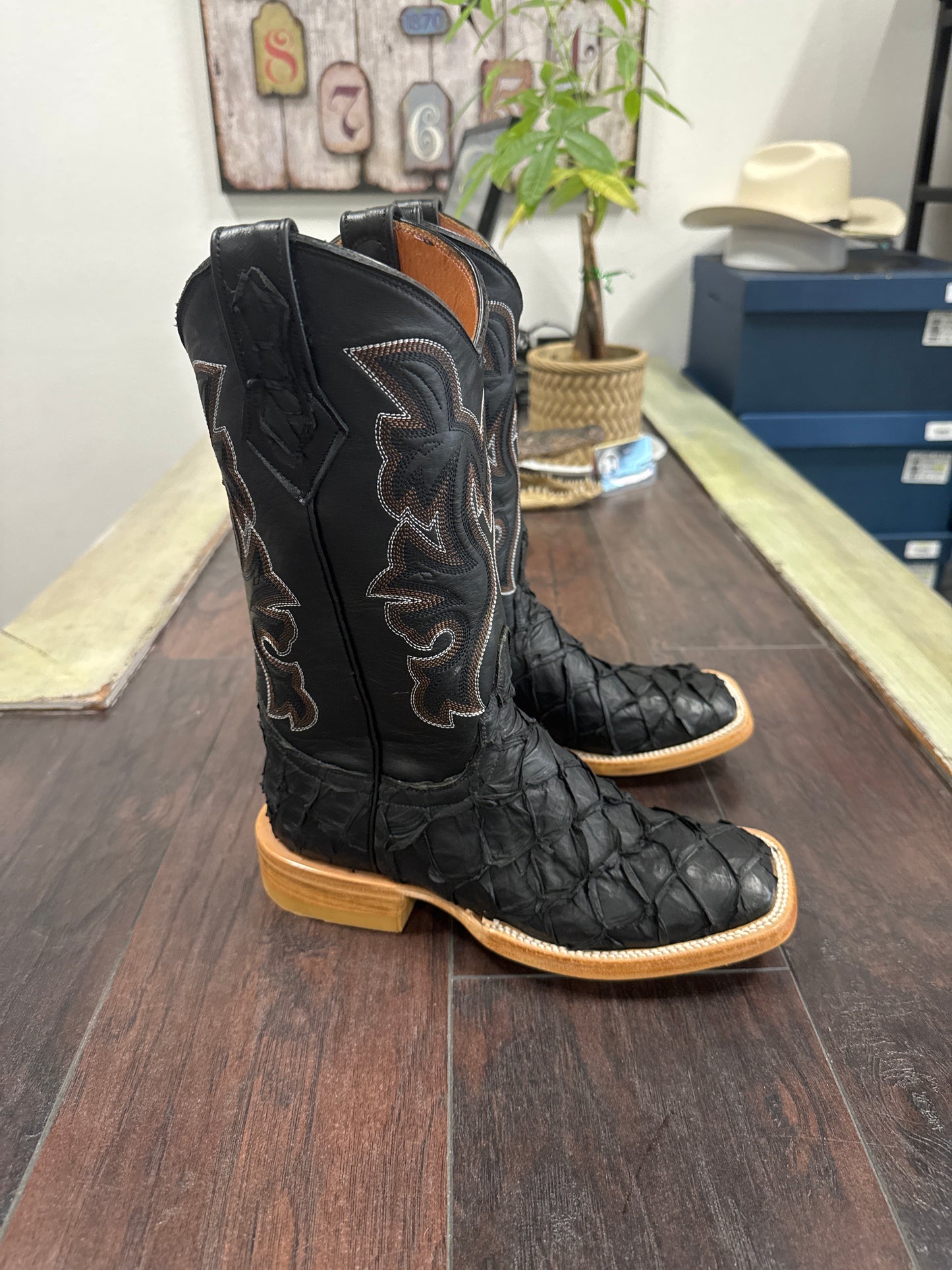 Ladies Pirarucu Matte Black