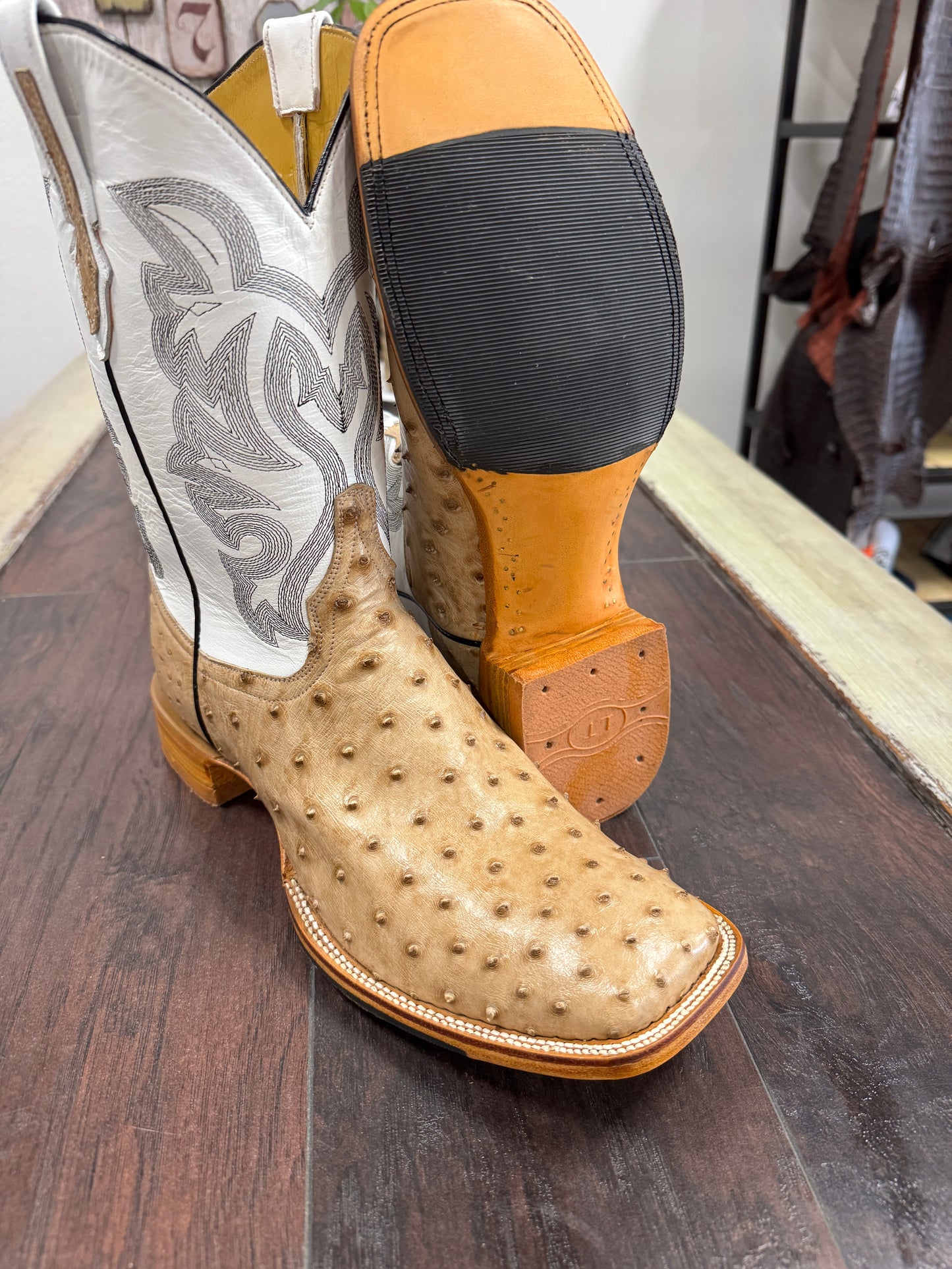 Tan Vintage Ostrich Hybrid Sole