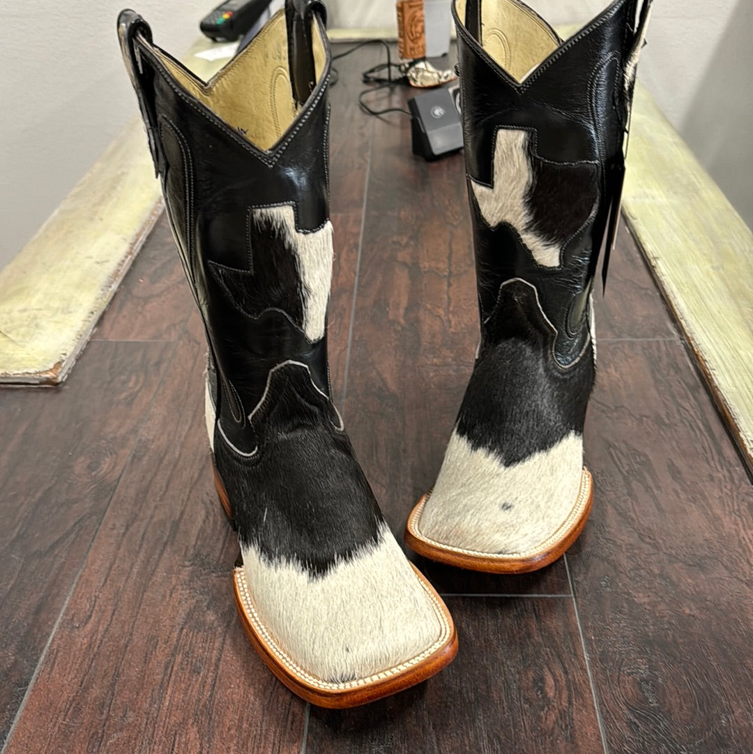 Cowhide-Black & White