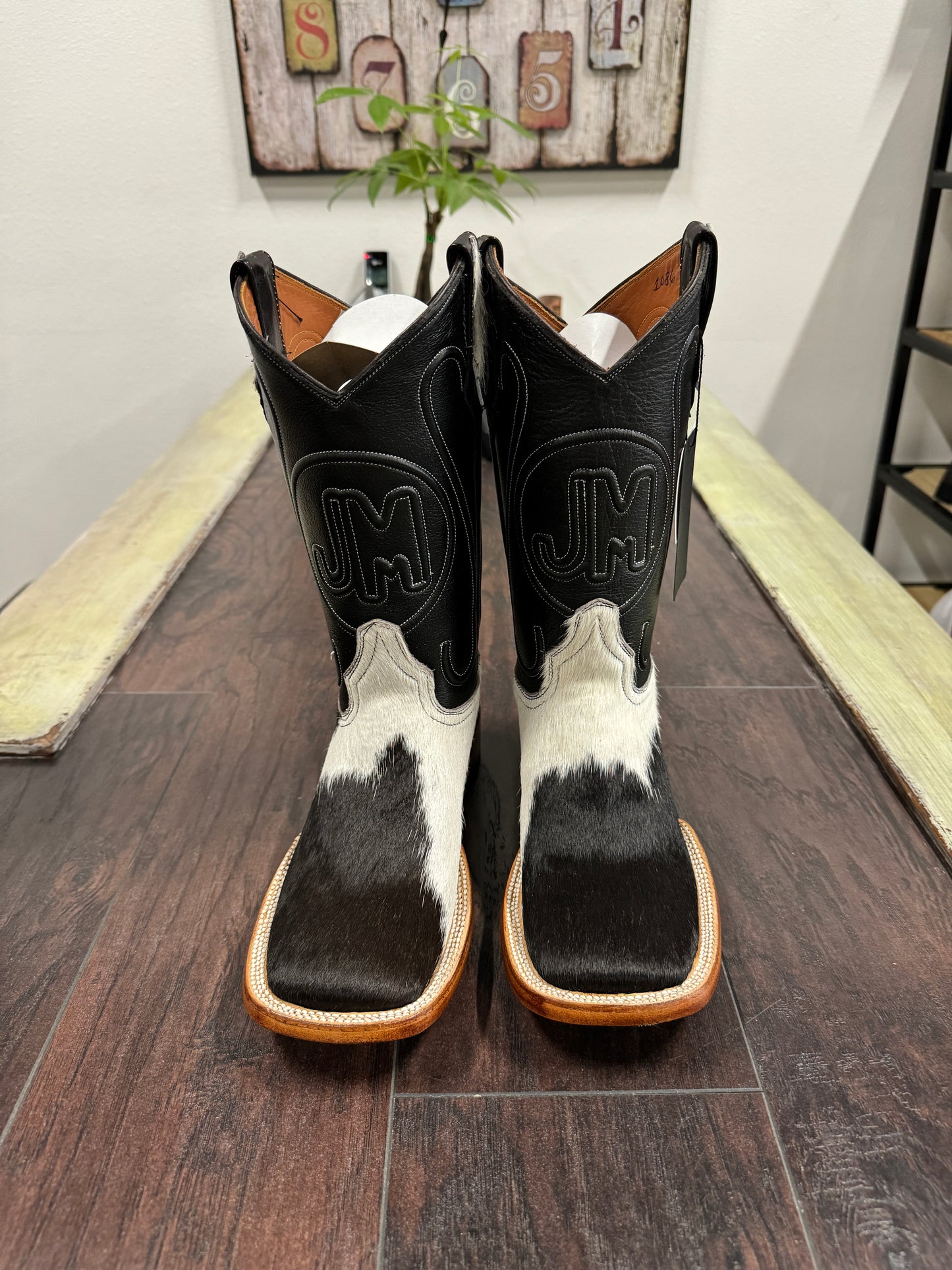 Cowhide-Bl/wh triple seam