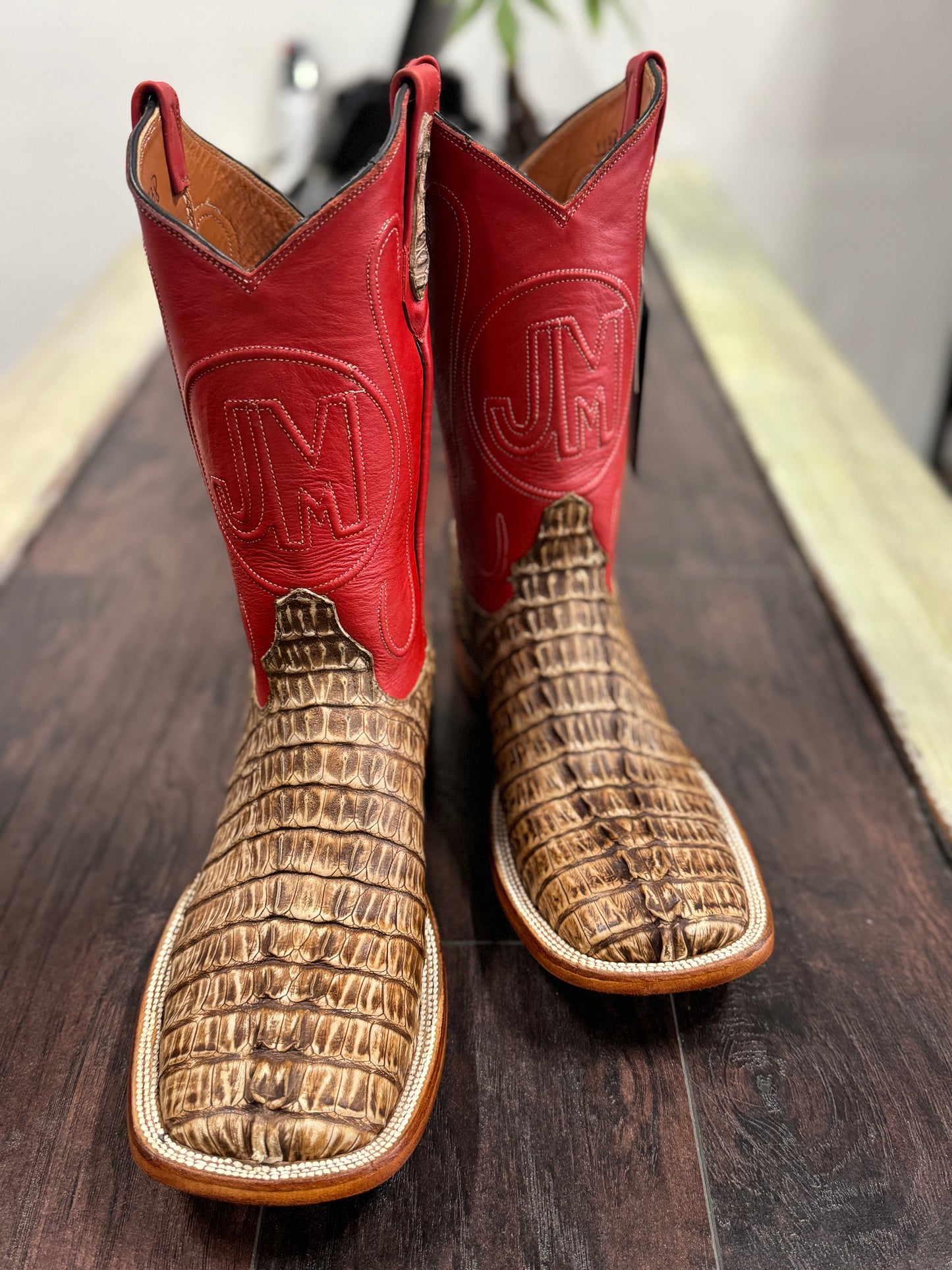 Caiman Tail- Peanut Butter