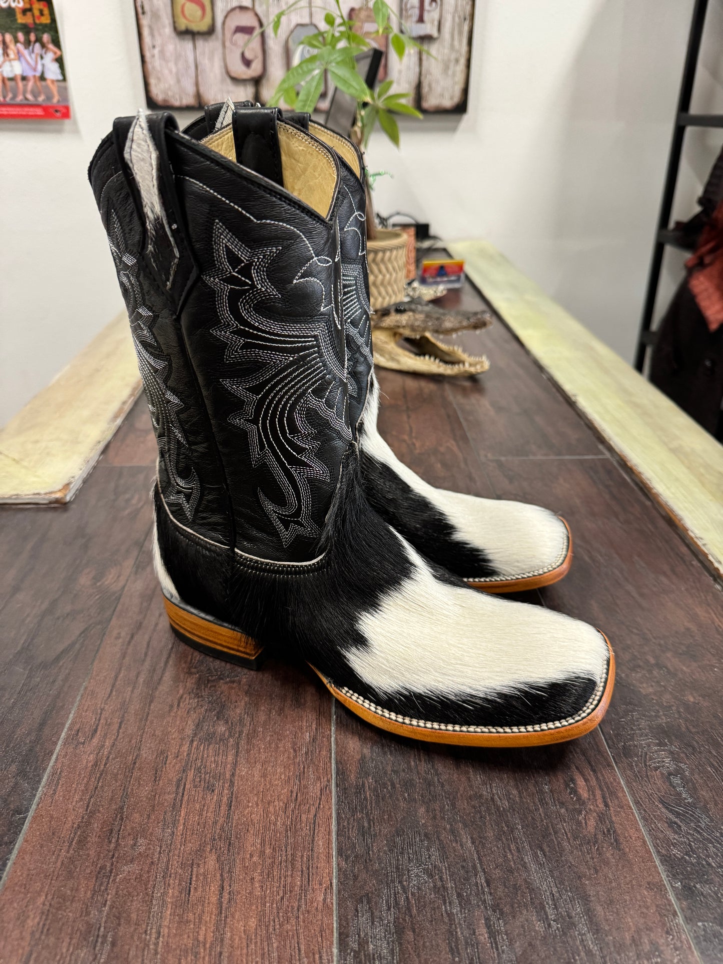 Cowhide-Bl/wh