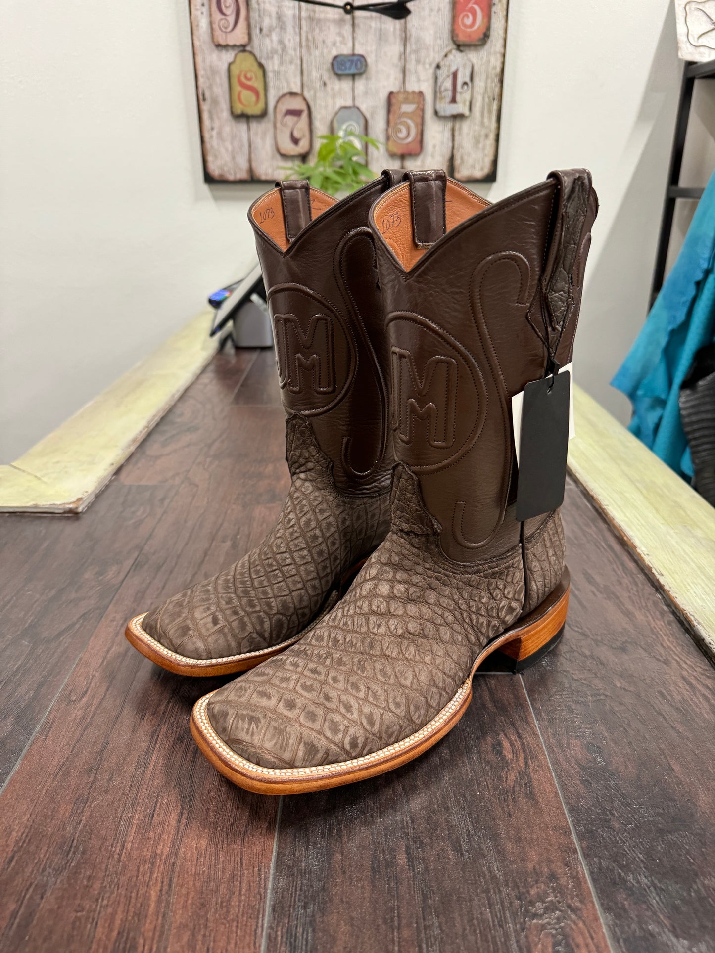 American Alligator- Rustic Brown