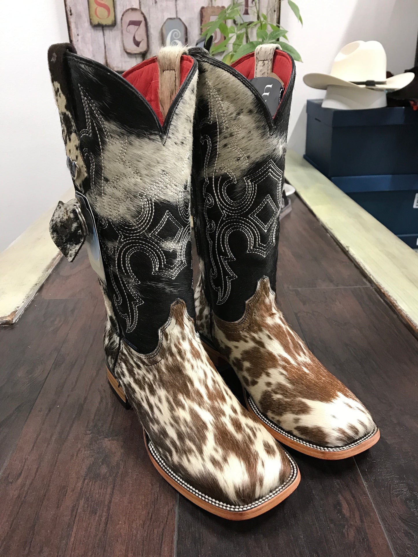 Ladies Rock’Em Cowhide Bl/Wh