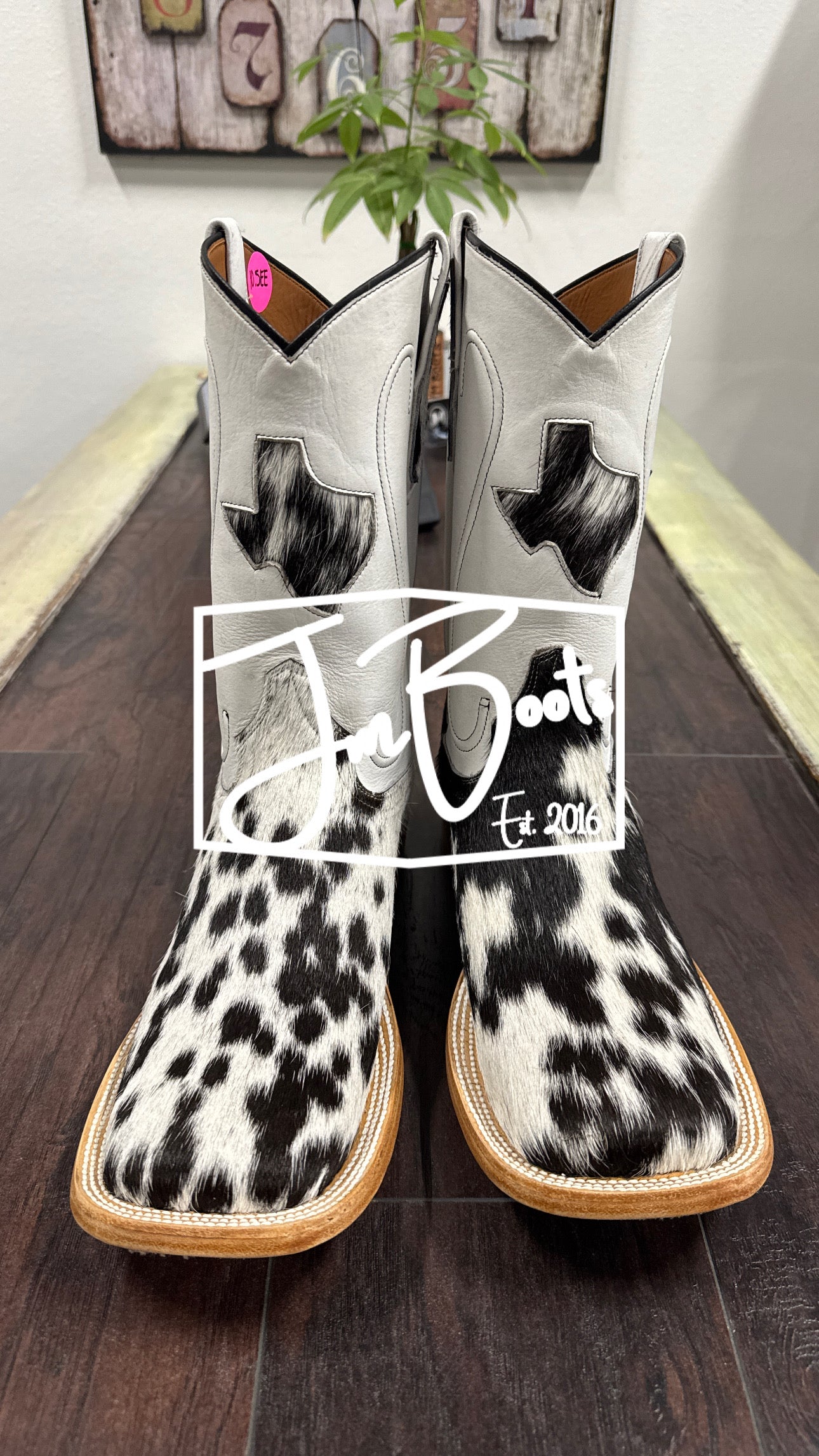 Cowhide- Black&White 10.5 EE