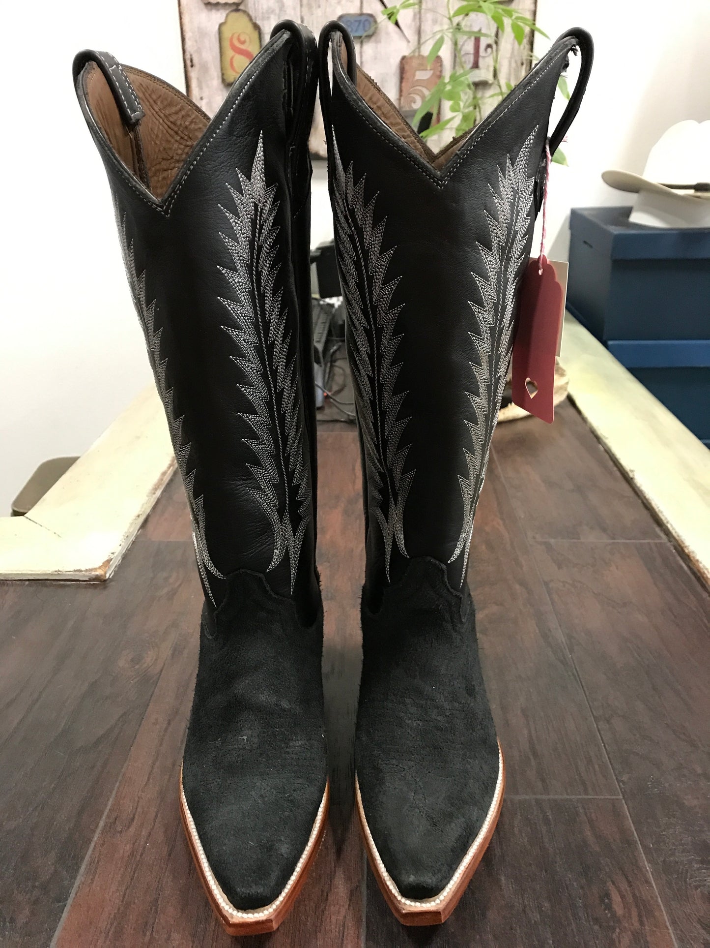 Ladies Roughout-black