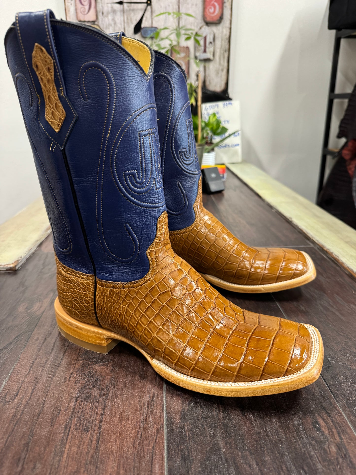 Alligator Belly- cognac