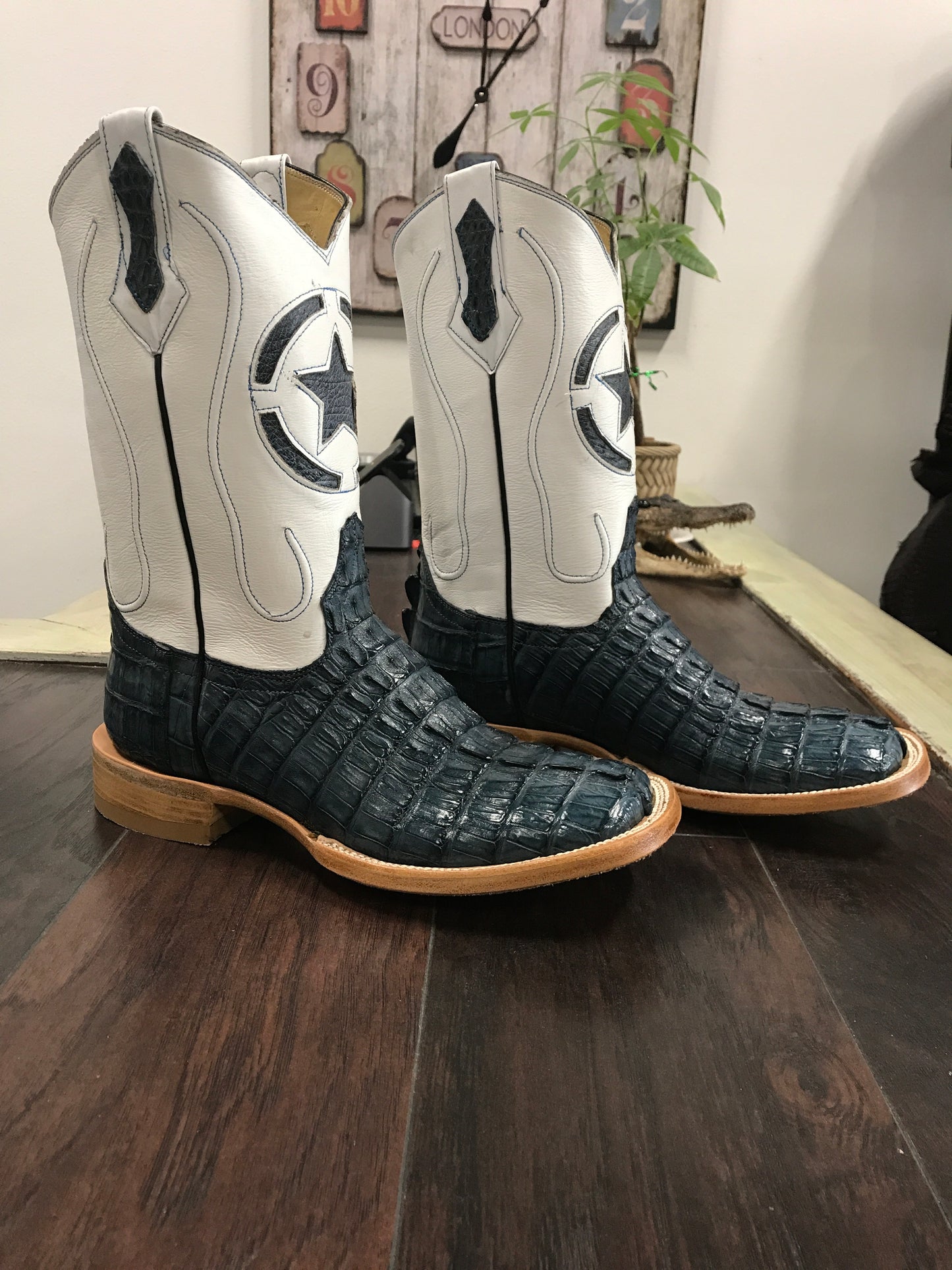 Caiman tail-Blue Jean