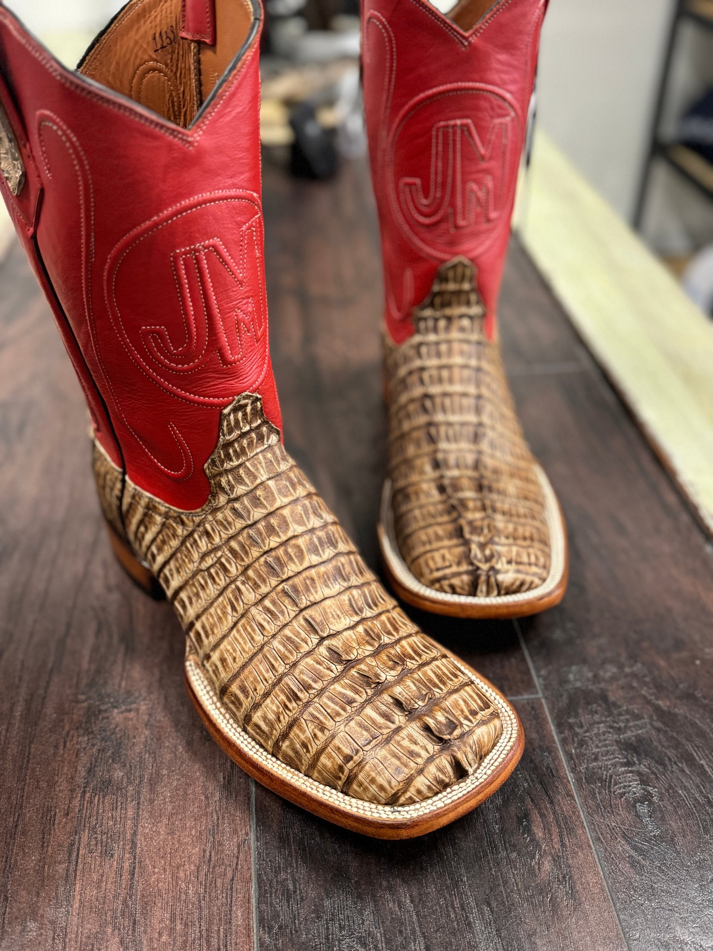 Caiman Tail- Peanut Butter