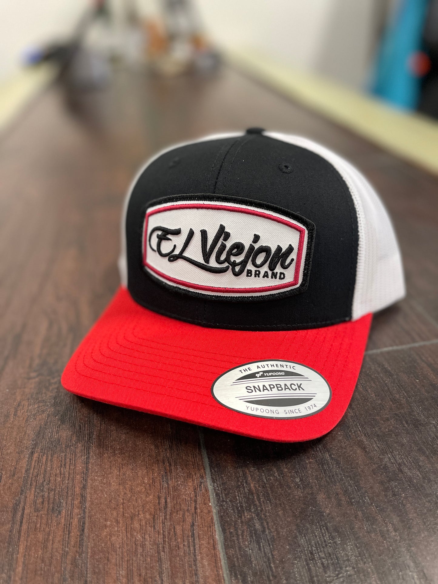 El Viejon-Ultra Red/black/white