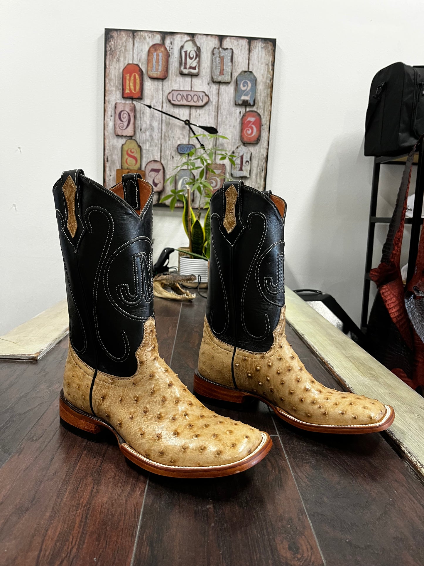 Ostrich - Tan vintage