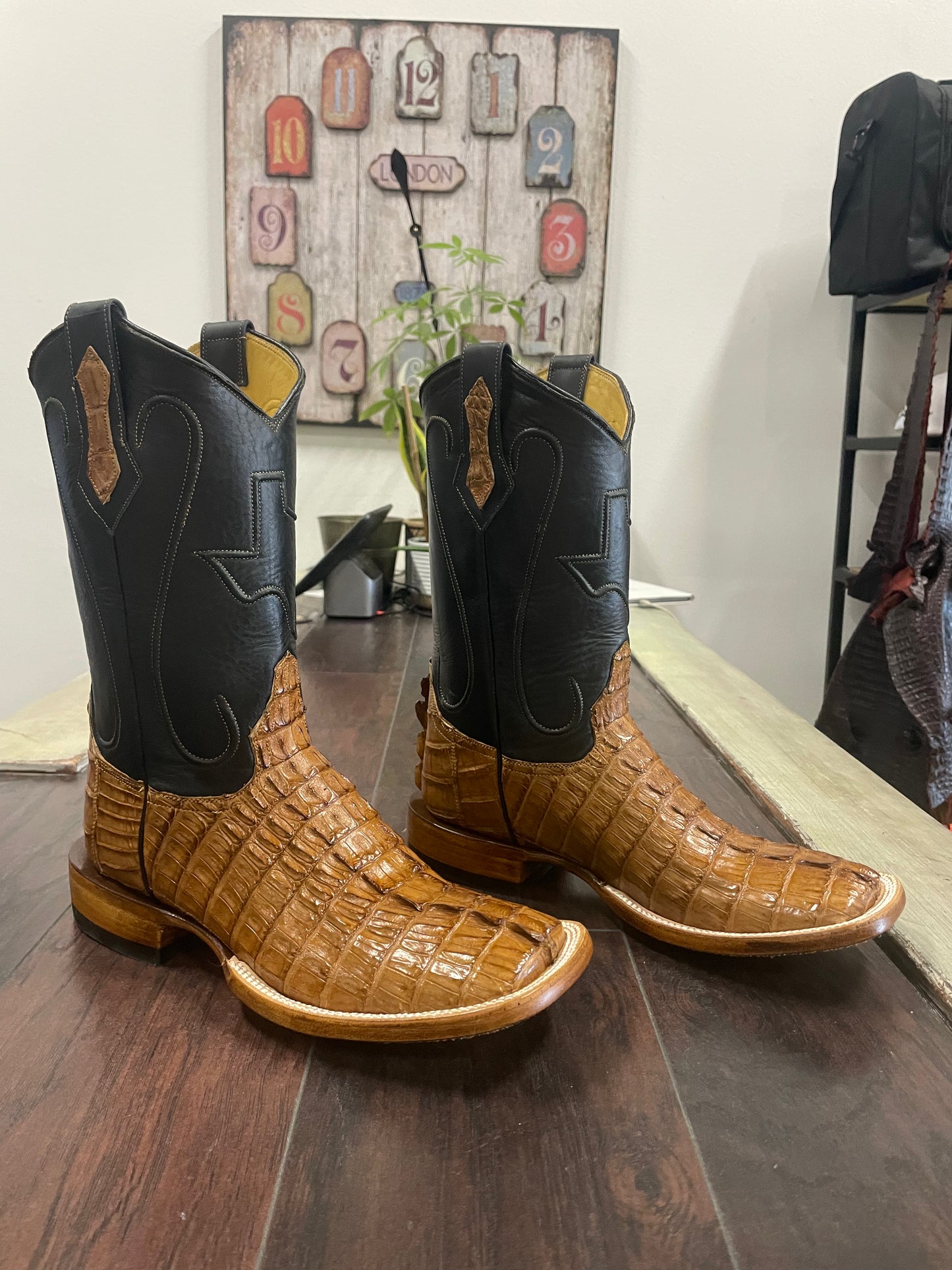 Caiman Tail- Waxy Cigar