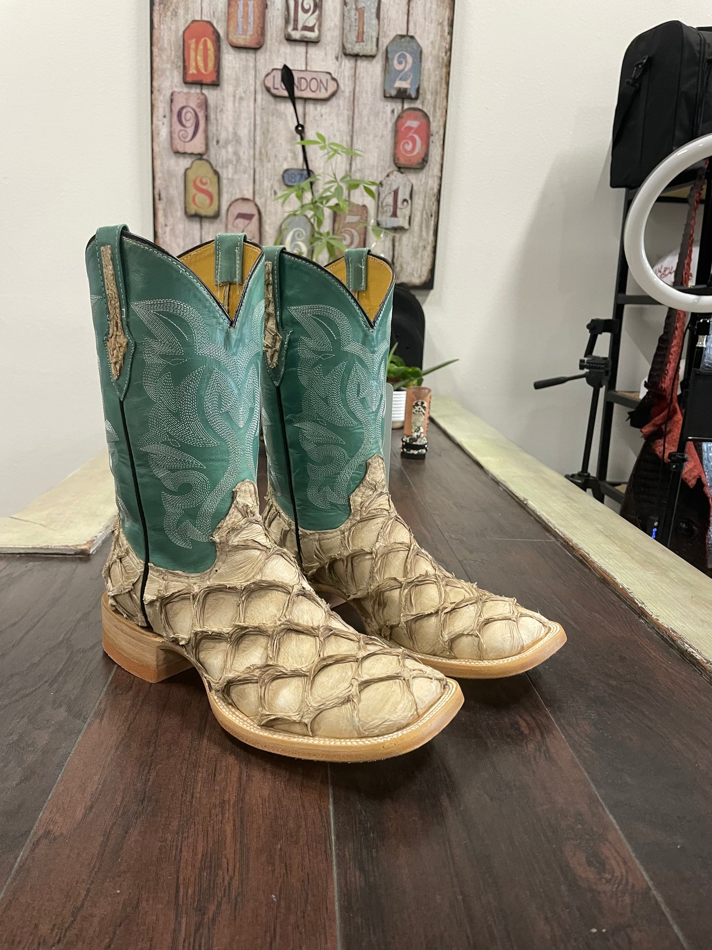 Pirarucu-Sandy Beige