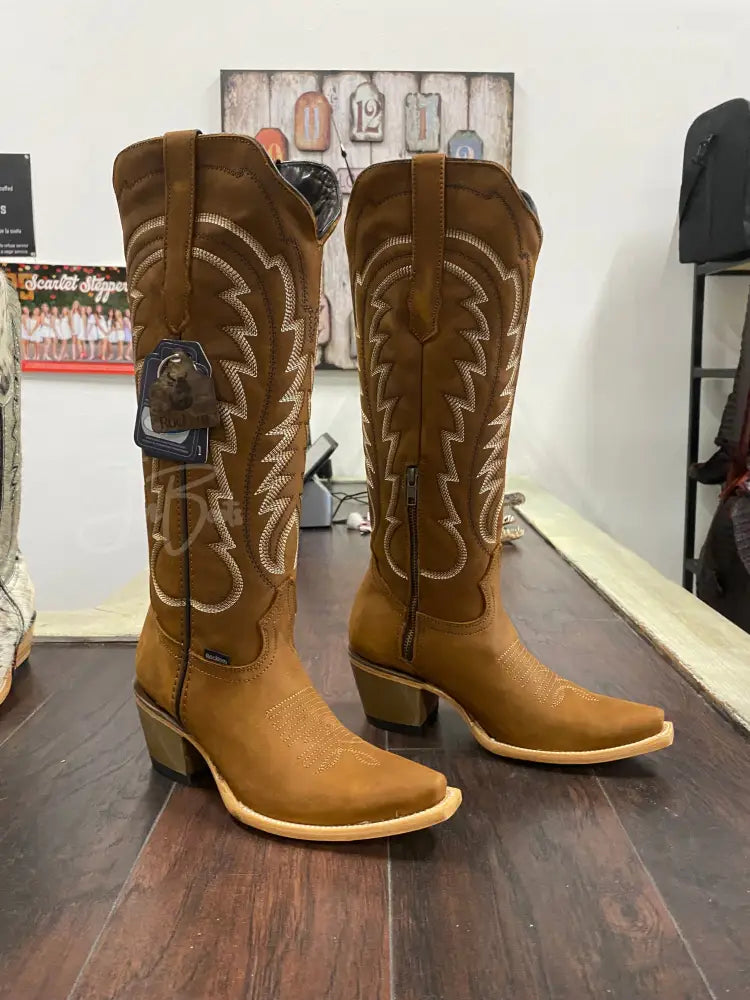 Kelly Tall Snip Toe - Cowboy boots