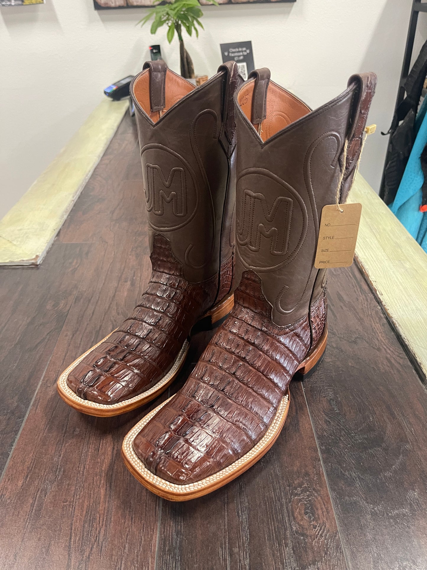Caiman tail- cigar