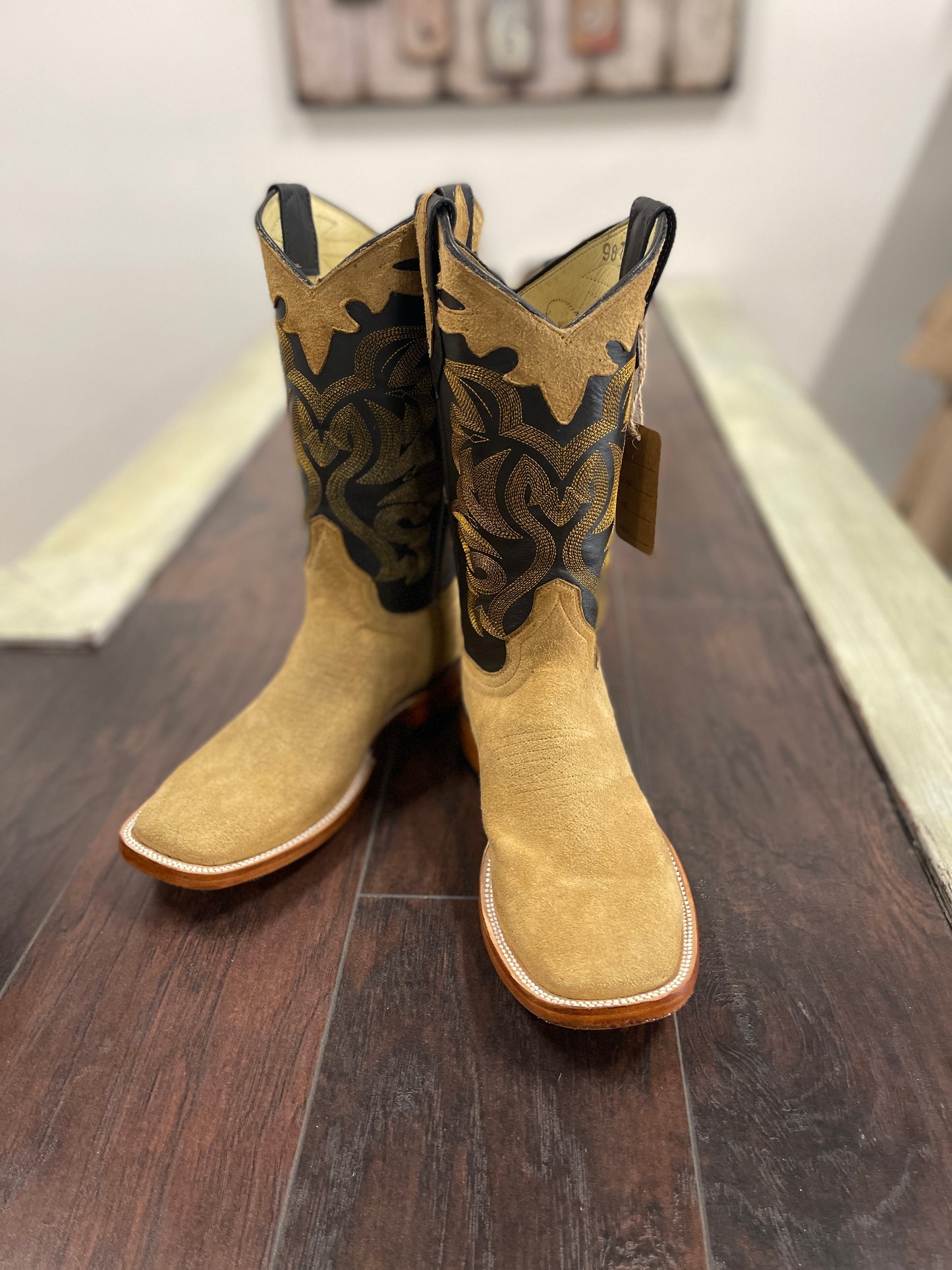 Ladies-Tan Roughout