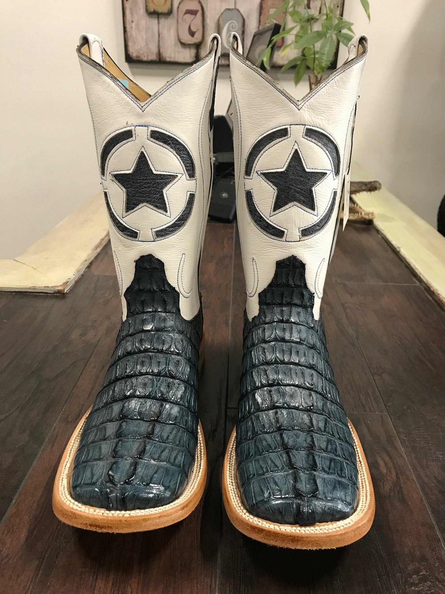 Caiman tail-Blue Jean