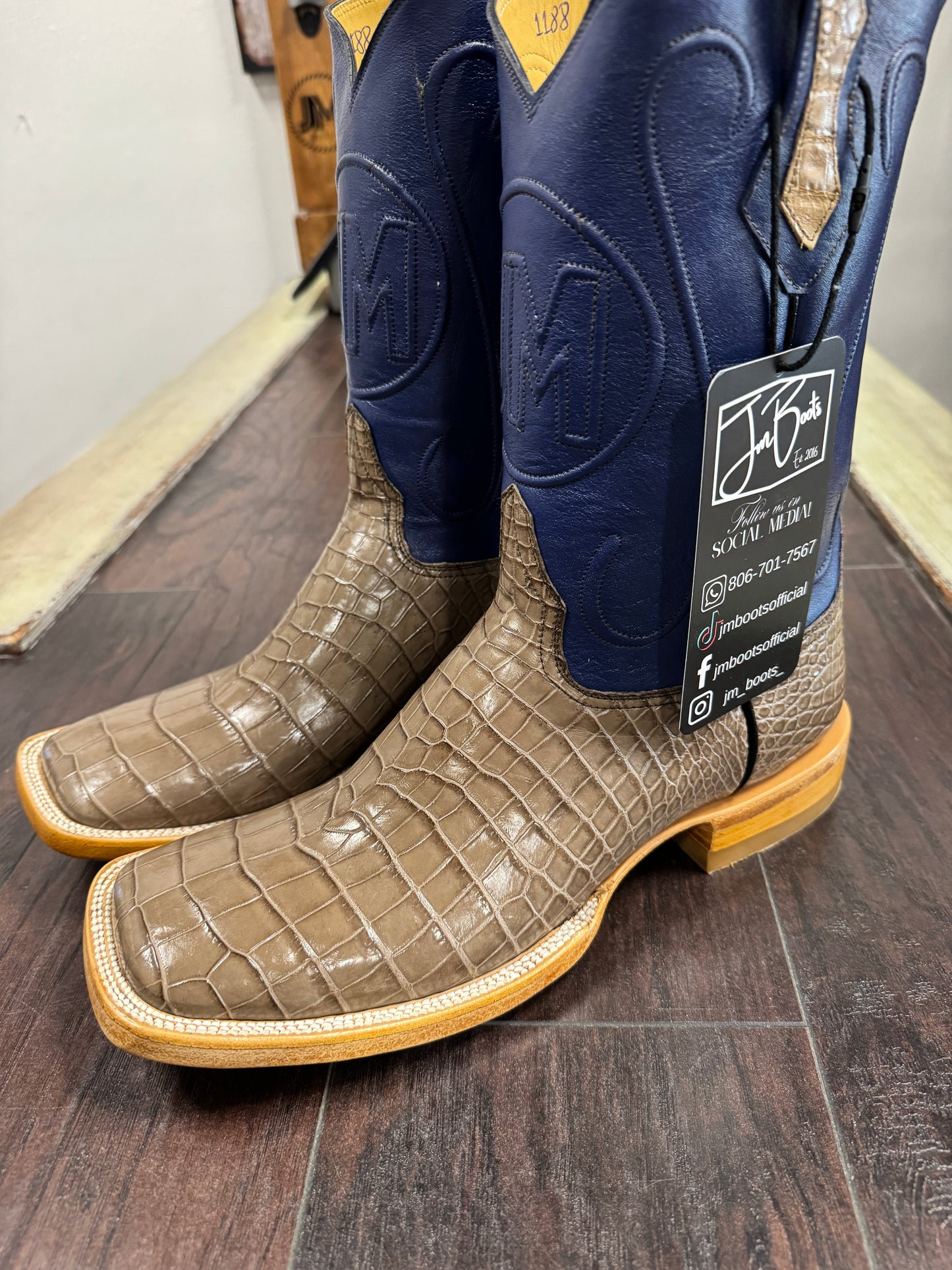 Alligator Belly- mink