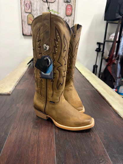 Ladies Beirut Alexa Frontier