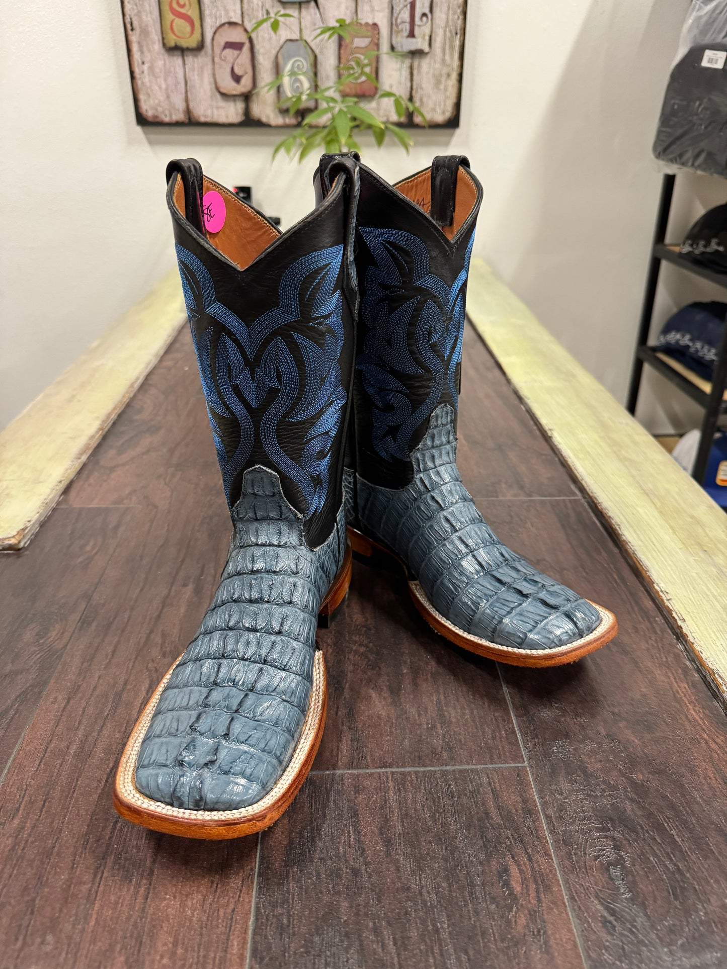 Caiman tail- blue jean