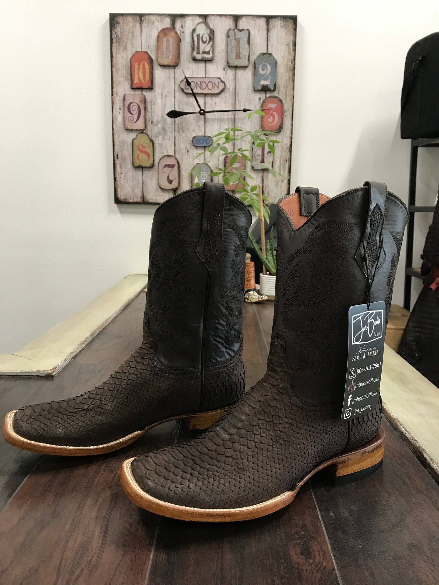 Python - Matte Chocolate Brown