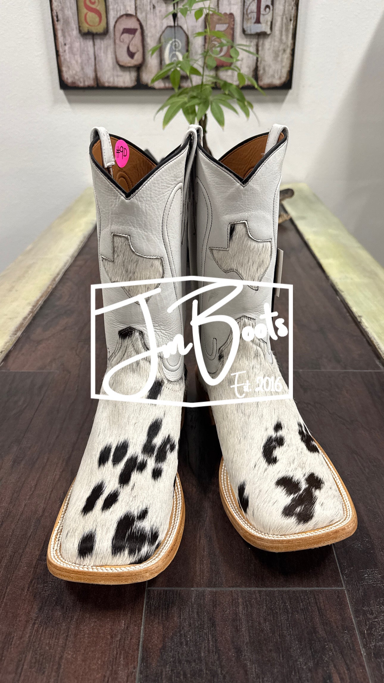 Cowhide- Black&White 9D