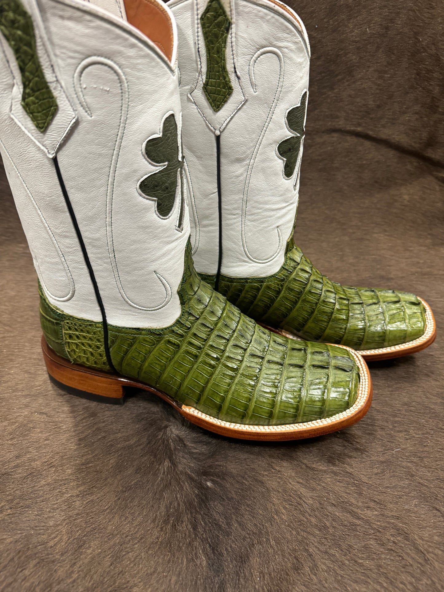 Caiman tail-Olive Green