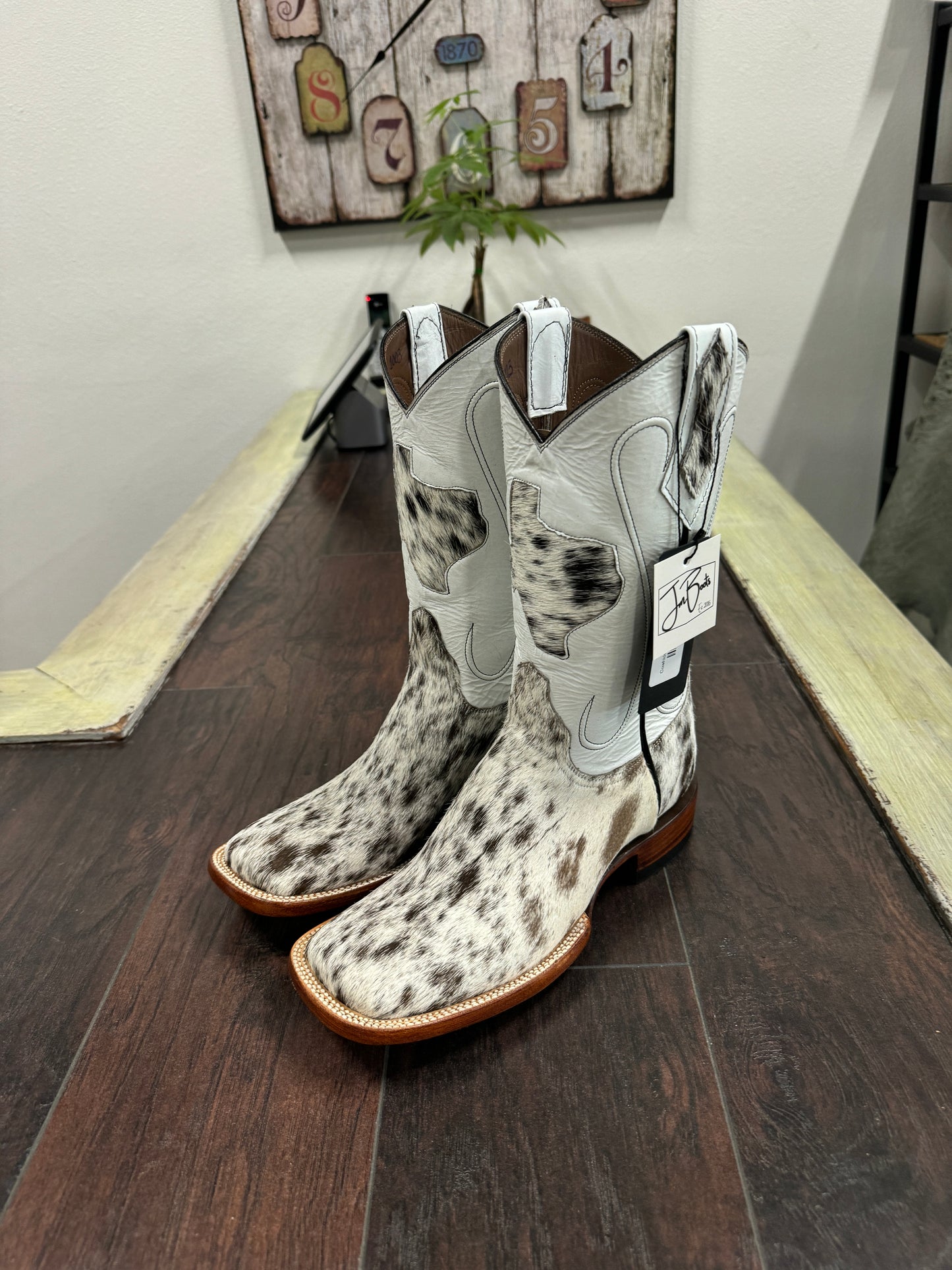 Cowhide-Br/wh  Sz 7EE