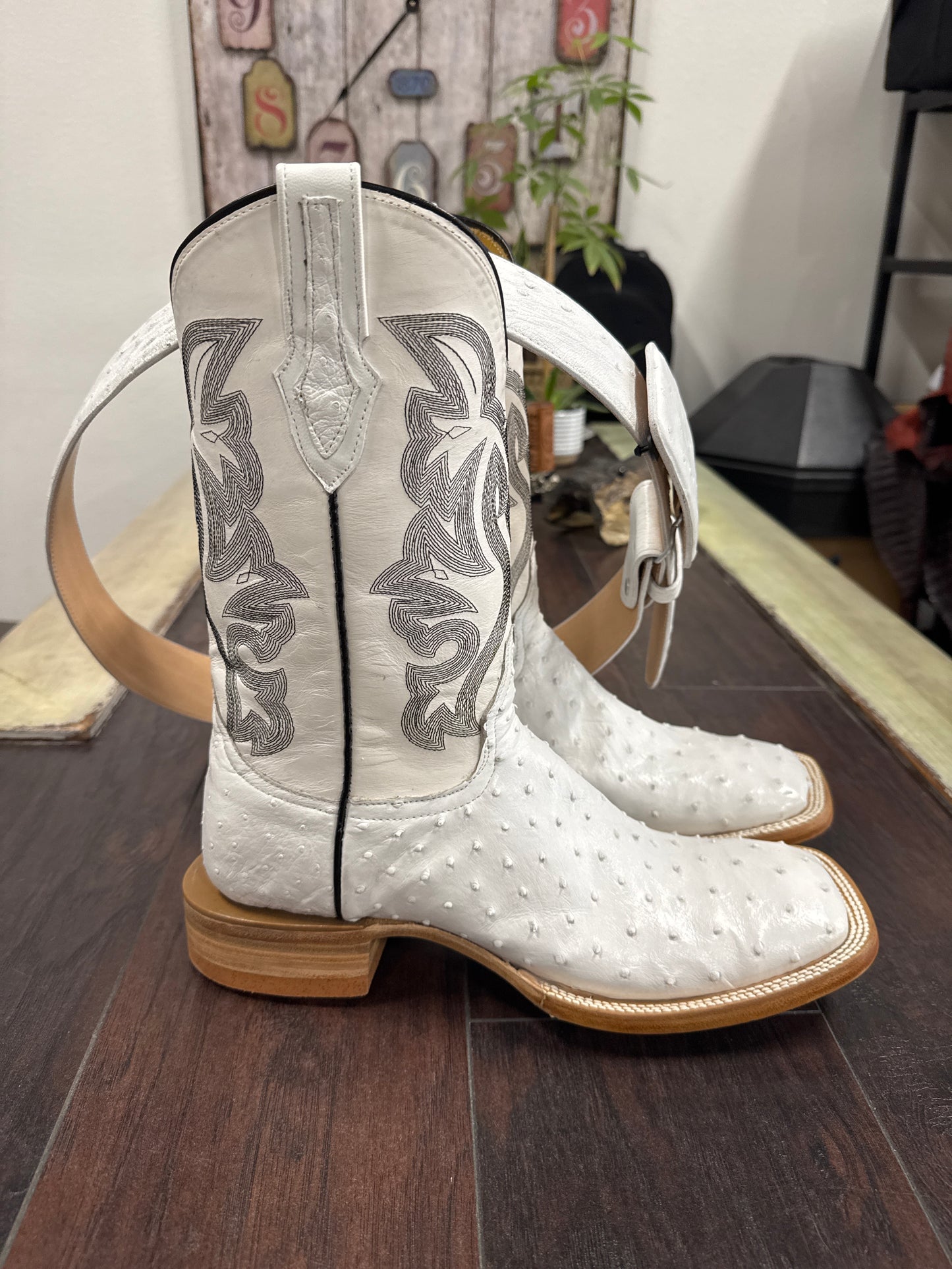 White Ostrich Combo