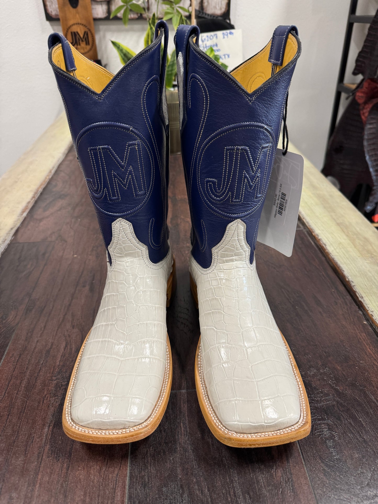 Alligator Belly- Bone