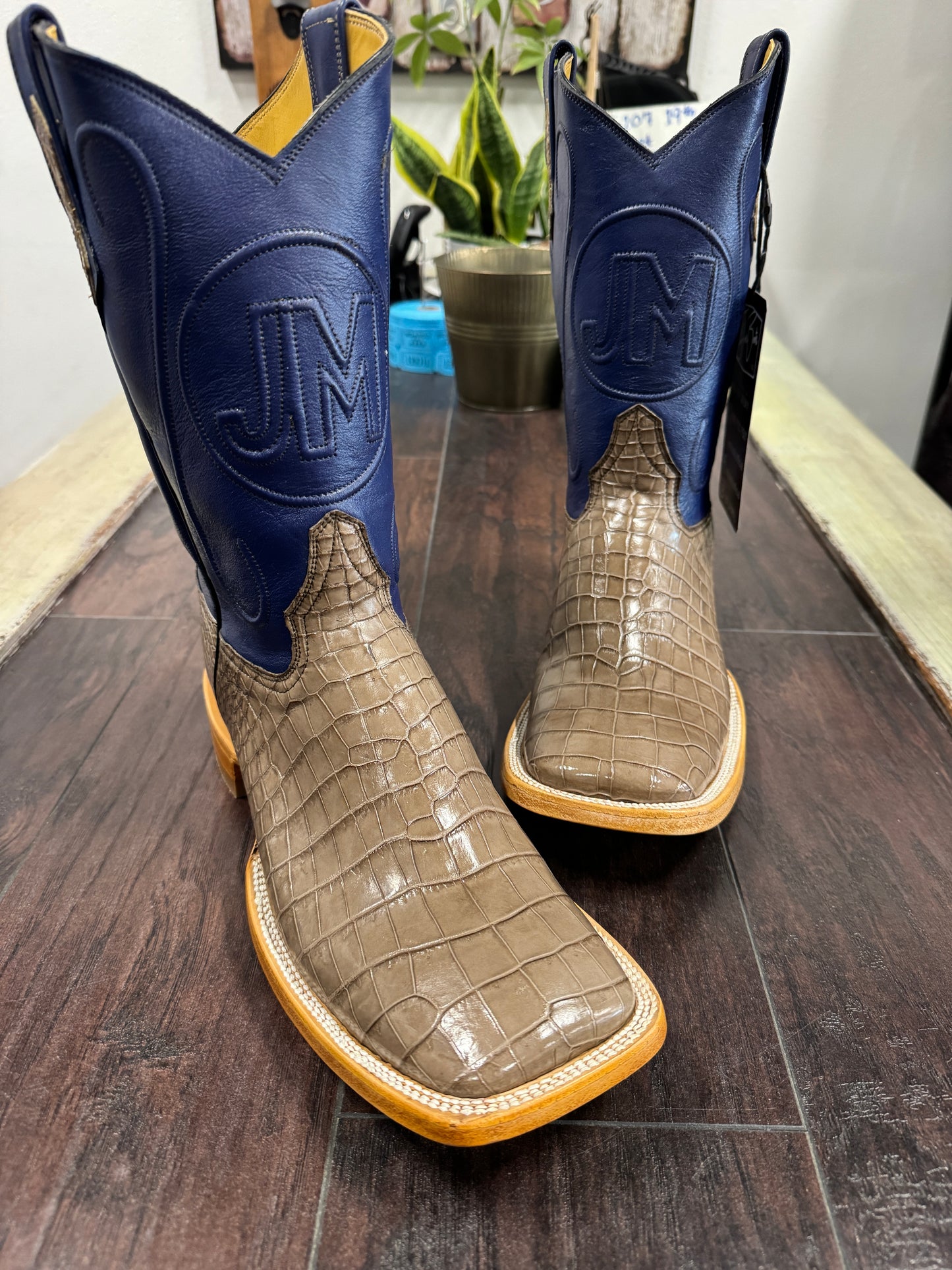 Alligator Belly- mink