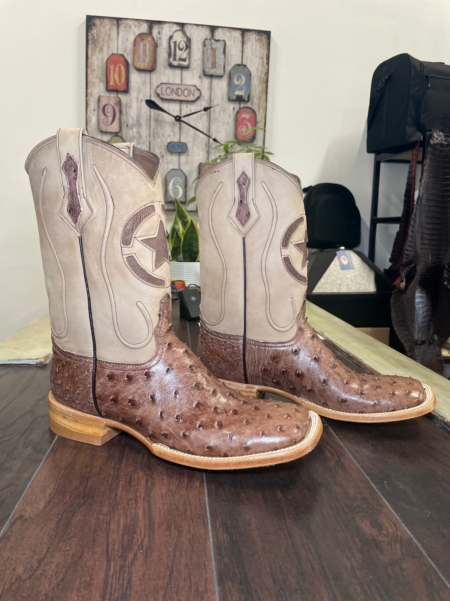 Ostrich Kango Tobacco