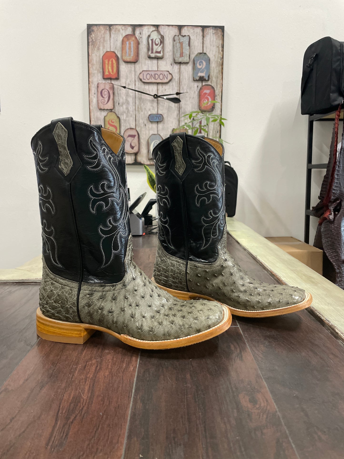 Ostrich- Serpentine Gray