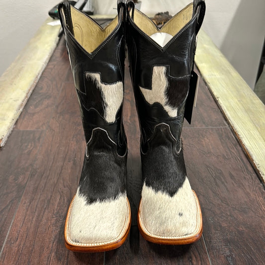 Cowhide-Black & White