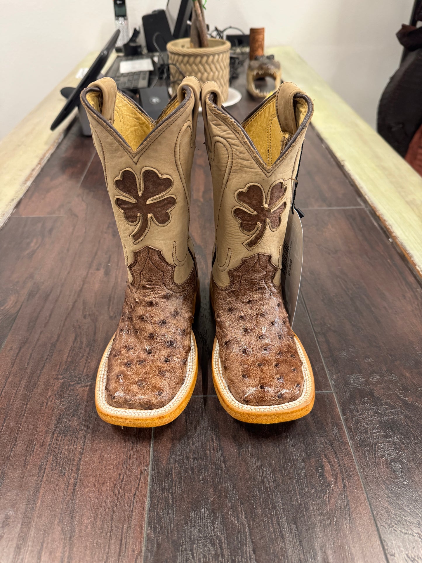 Kids- Ostrich Kango Tobacco