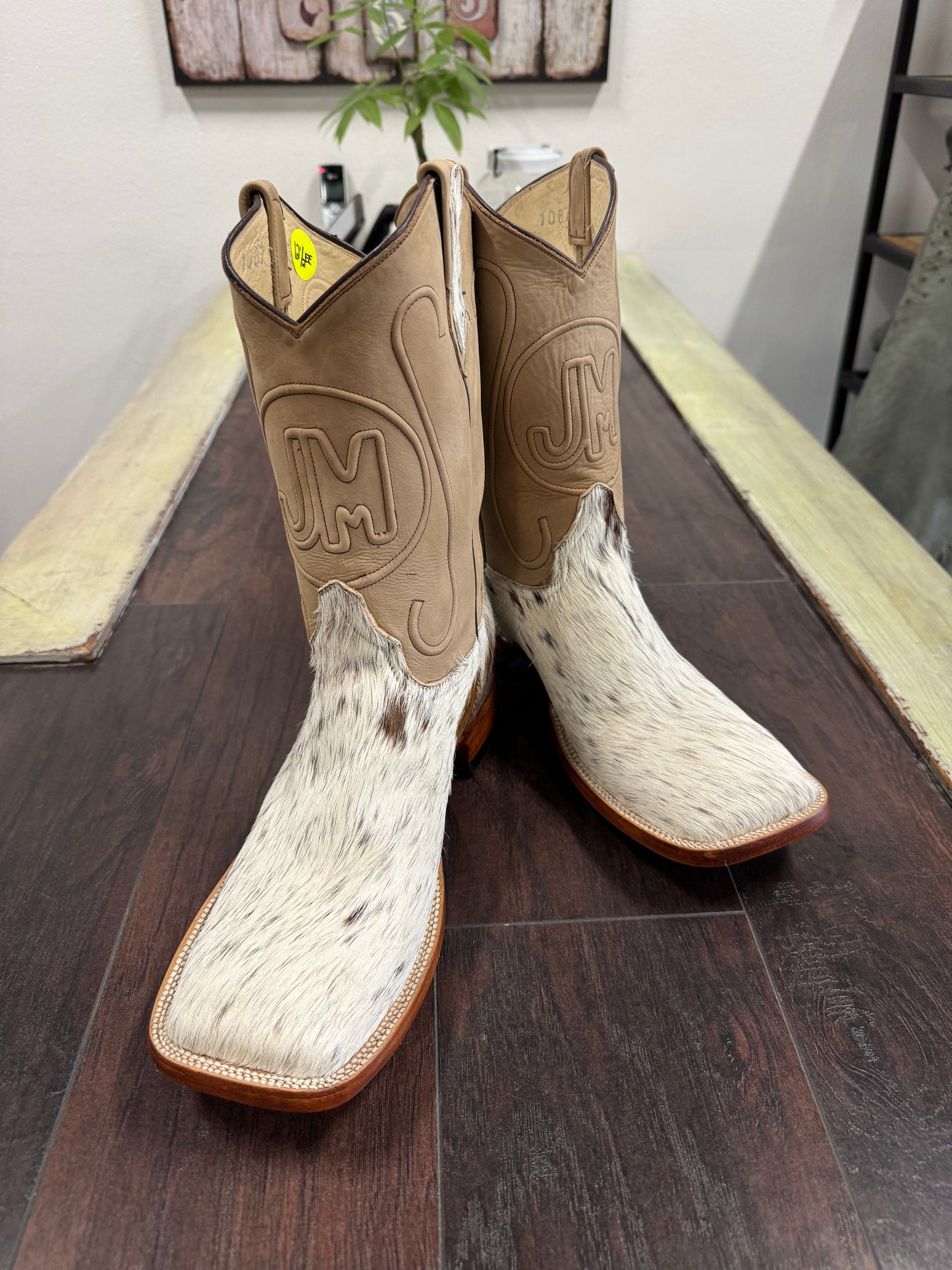 12.5 EE Cowhide Boot and Belt Bundle